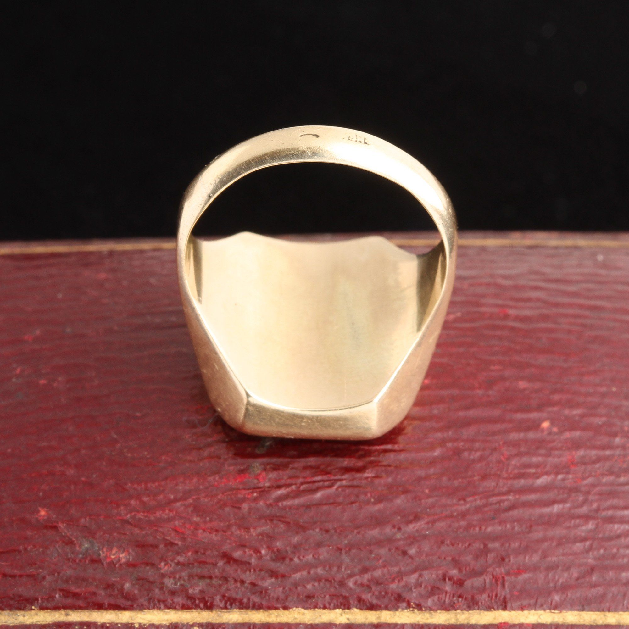 Vintage Coat of Arms Intaglio Ring