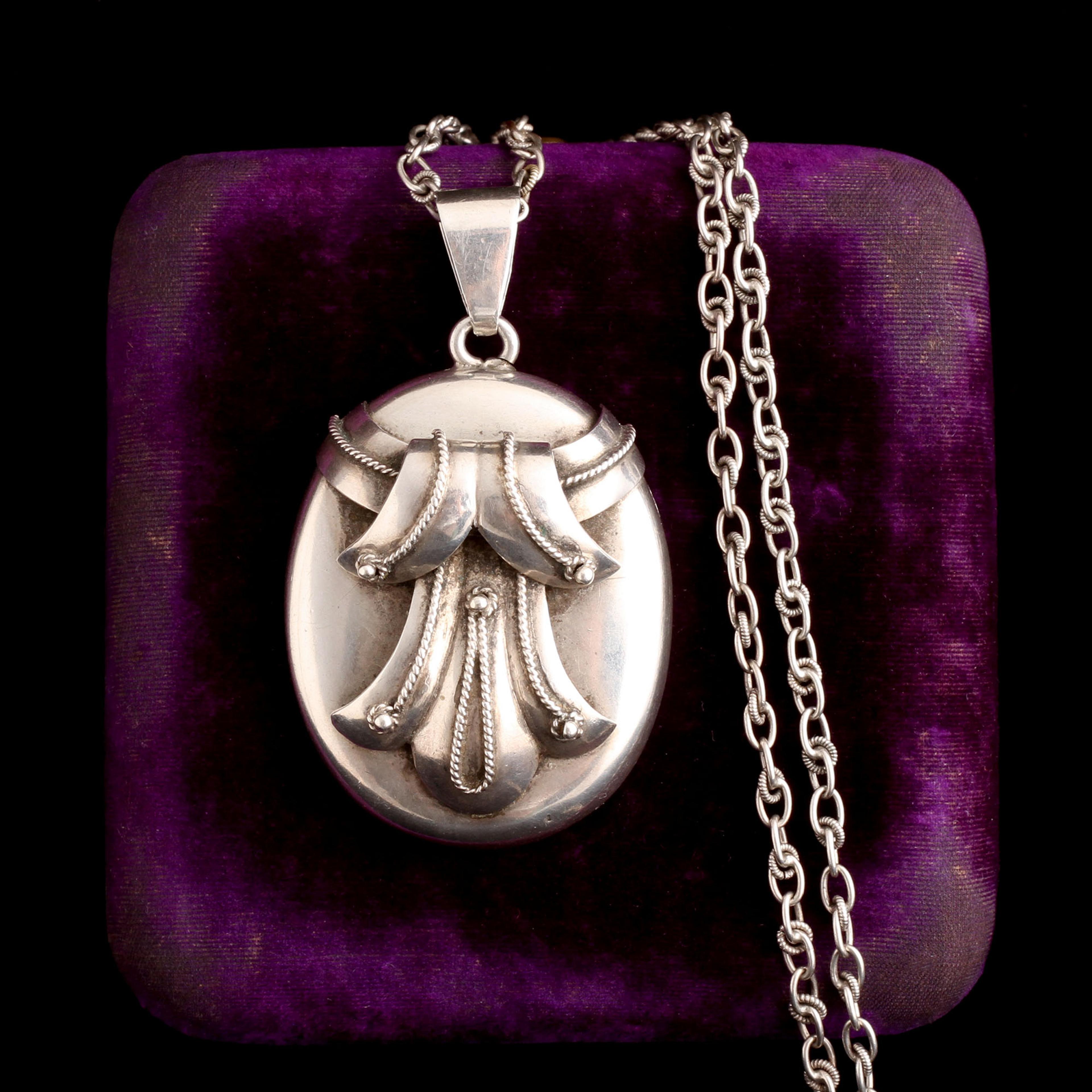 Victorian Ascot Motif Silver Locket