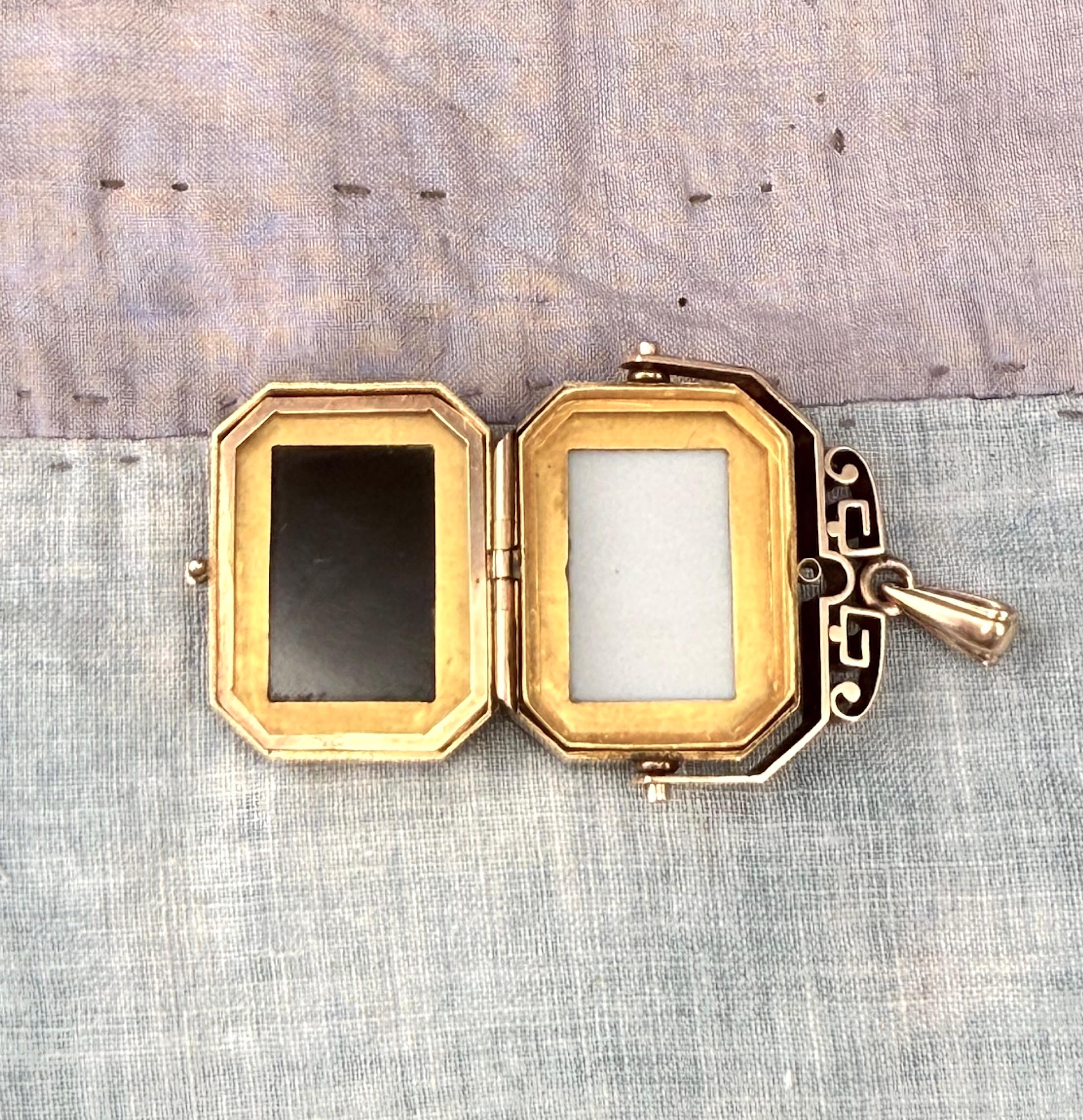 Victorian Centurion Intaglio Swivel Locket