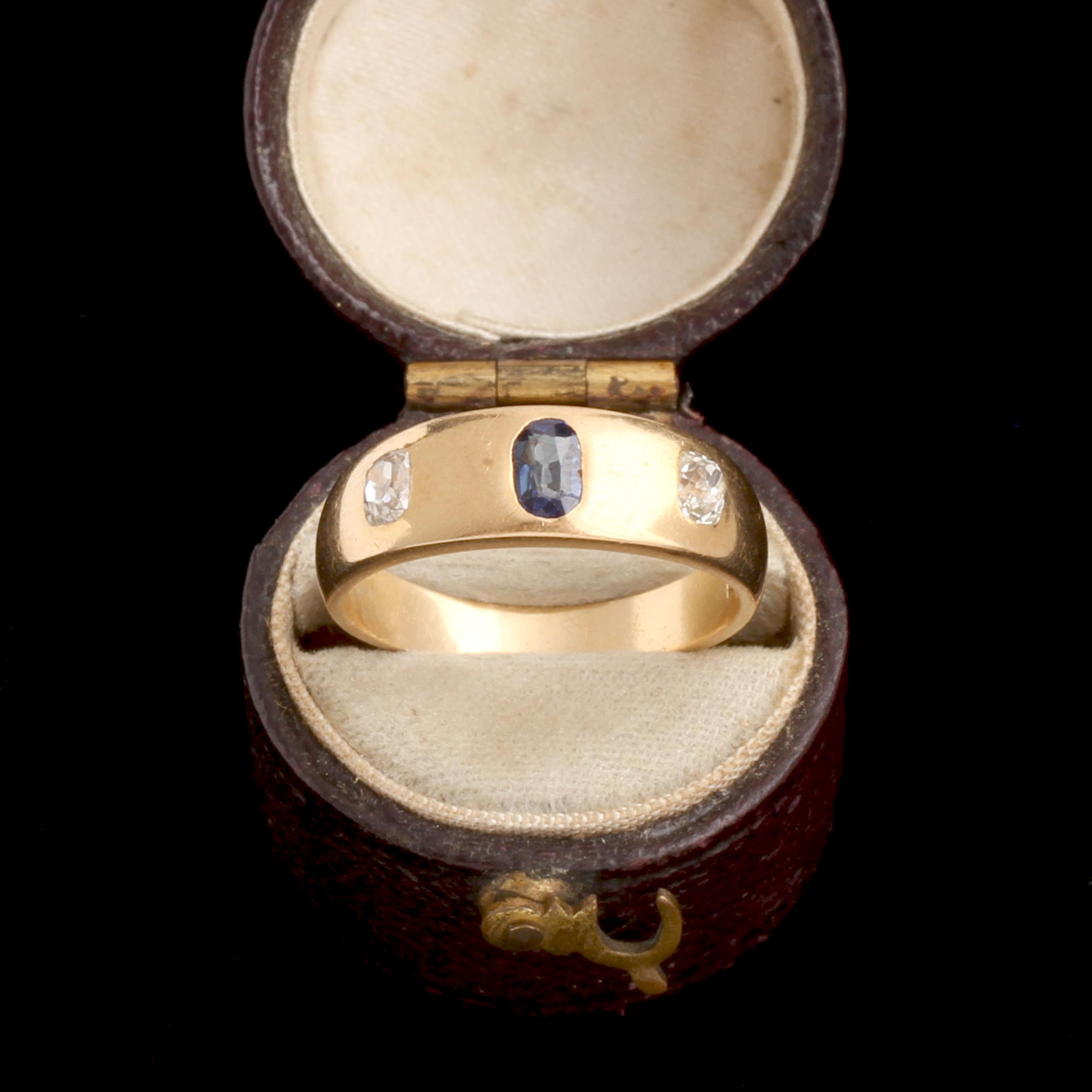 Late Victorian Diamond & Sapphire 3 Stone Ring