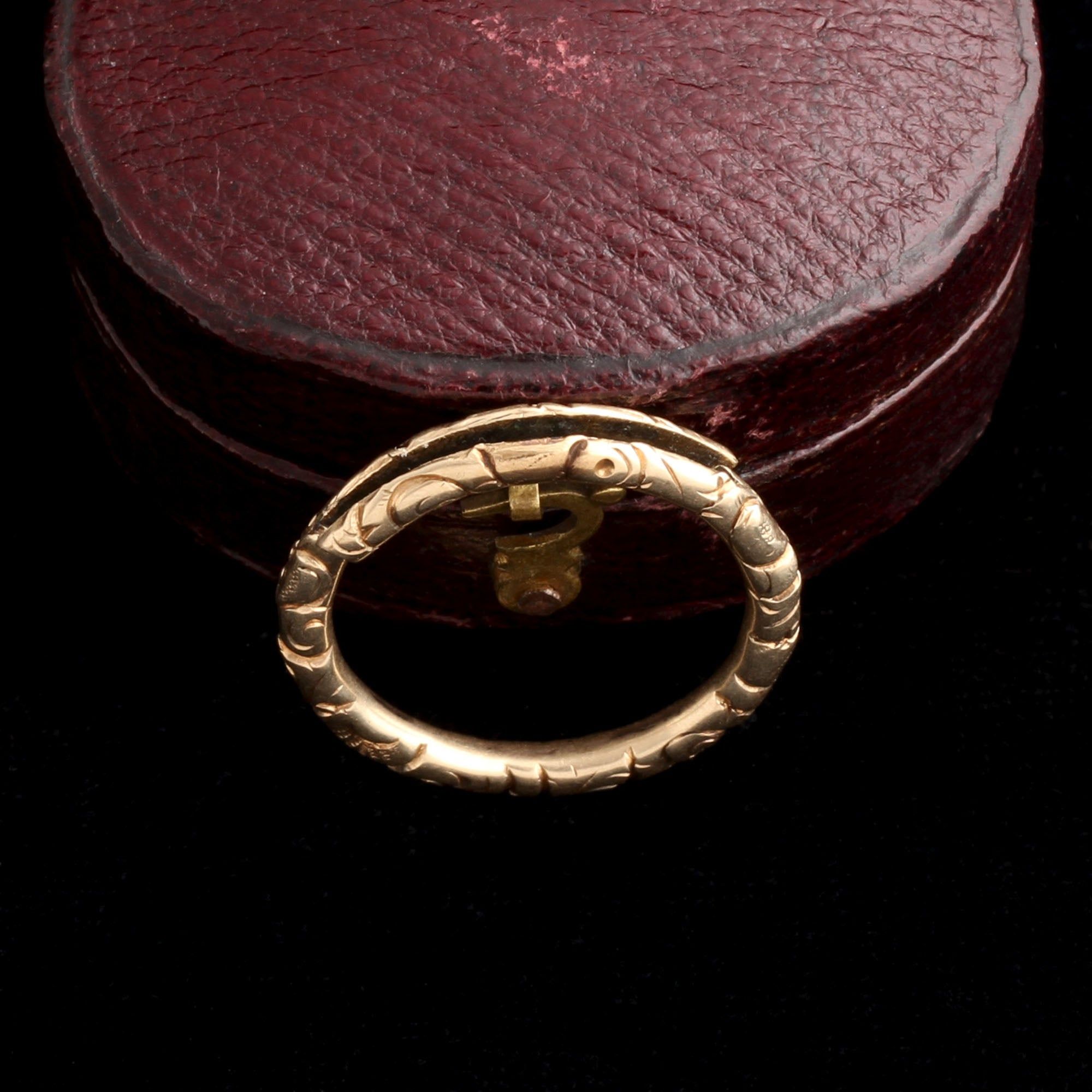 Georgian Rococo Gold Split Ring