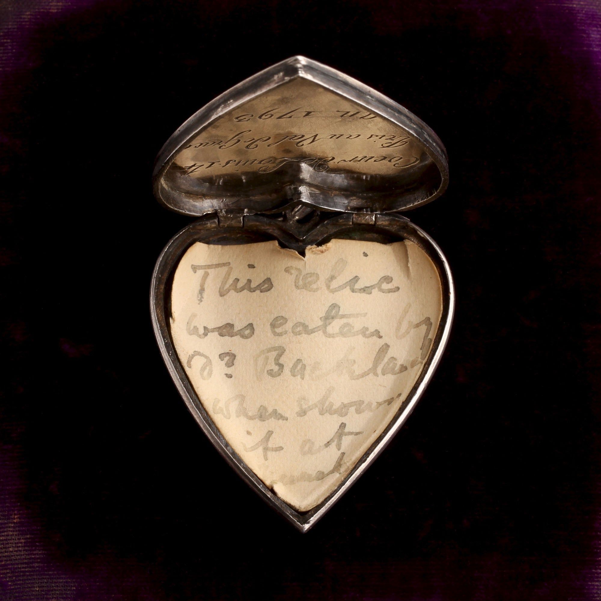 Late 18th Century Souvenir de Louis 14 Heart Locket