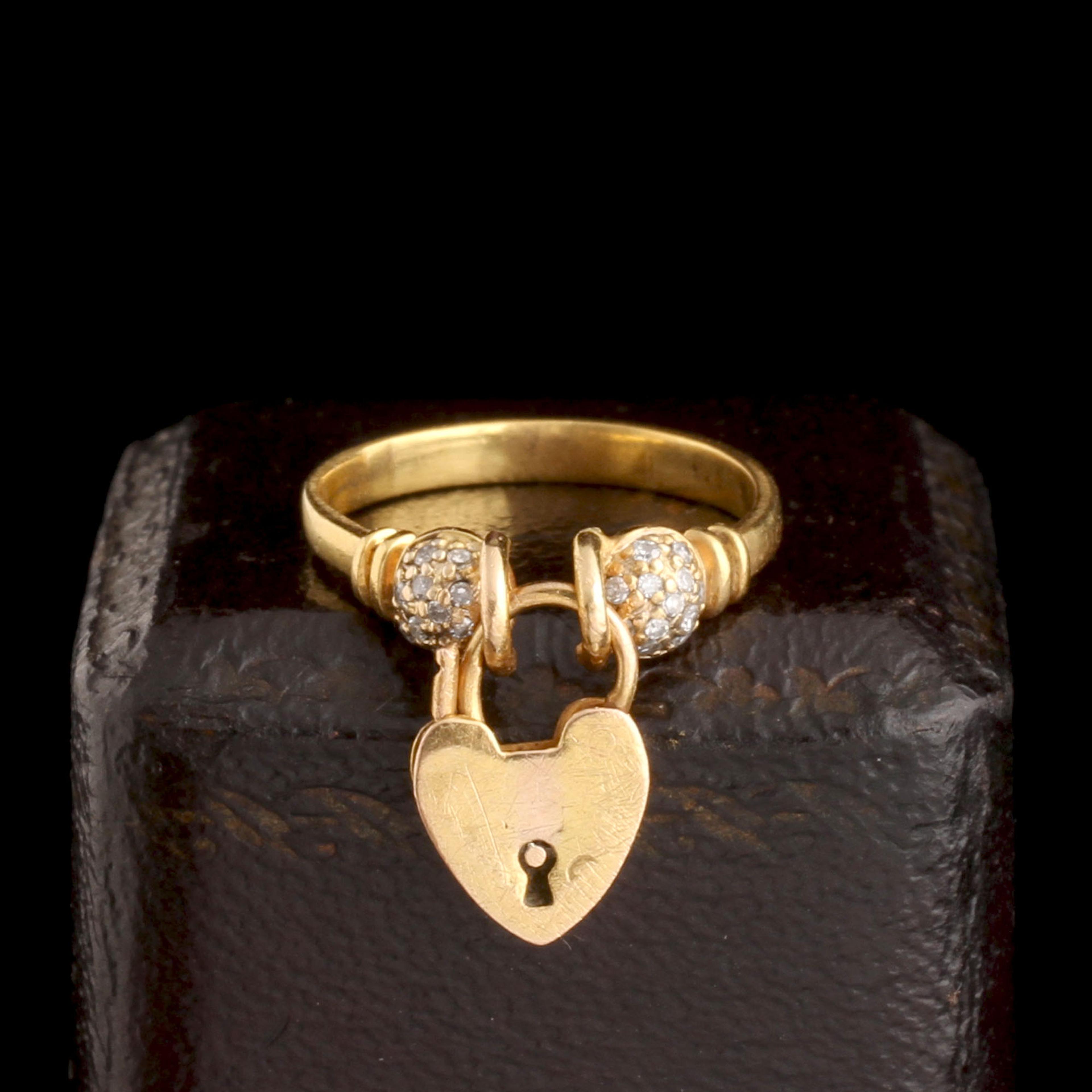 Retro Heart Padlock Ring