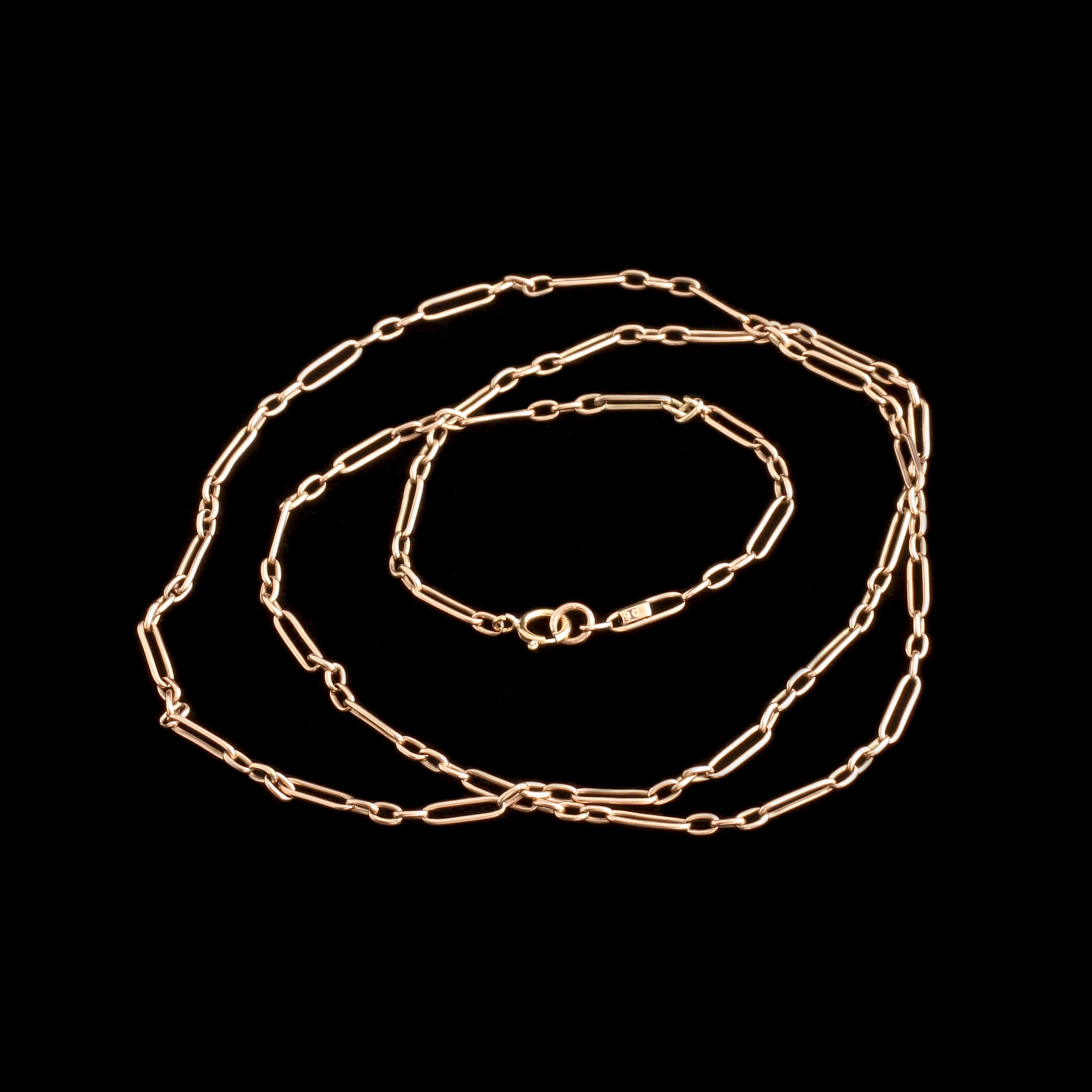 Detail of Victorian 23" Fancy Link 9k Gold Chain