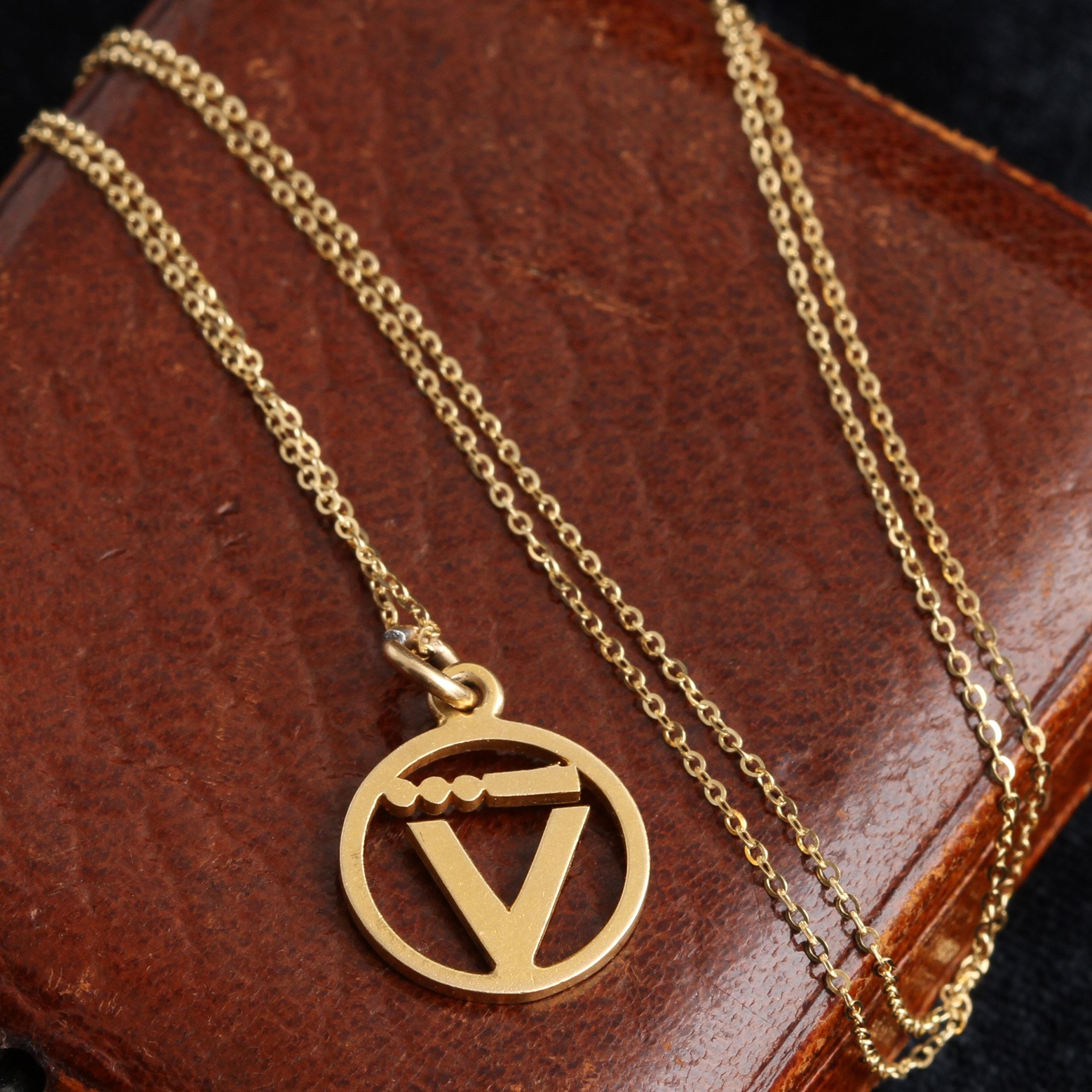 Detail of WWII "V for Victory" Pendant