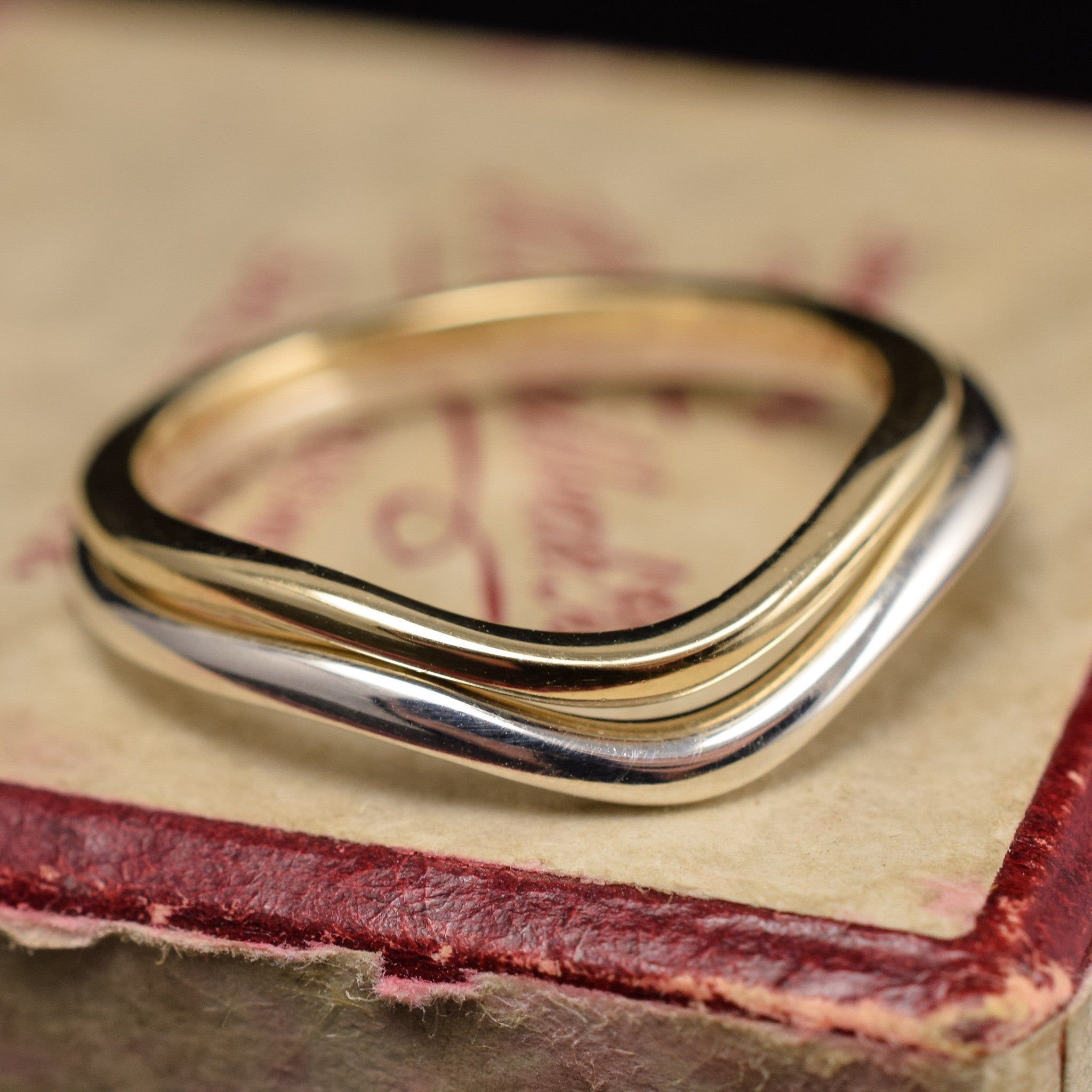 White Gold Curve Band