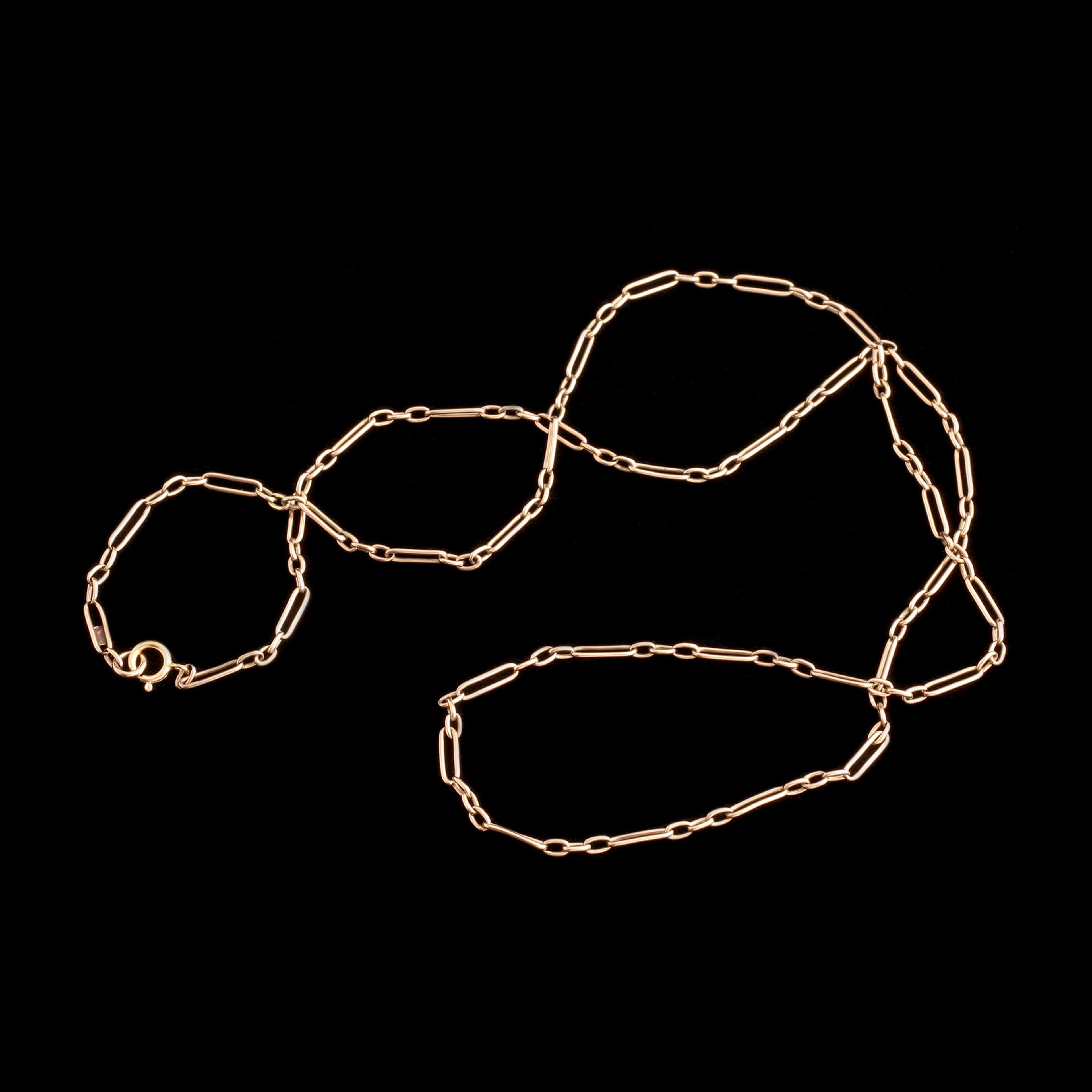 Detail of Victorian 23" Fancy Link 9k Gold Chain