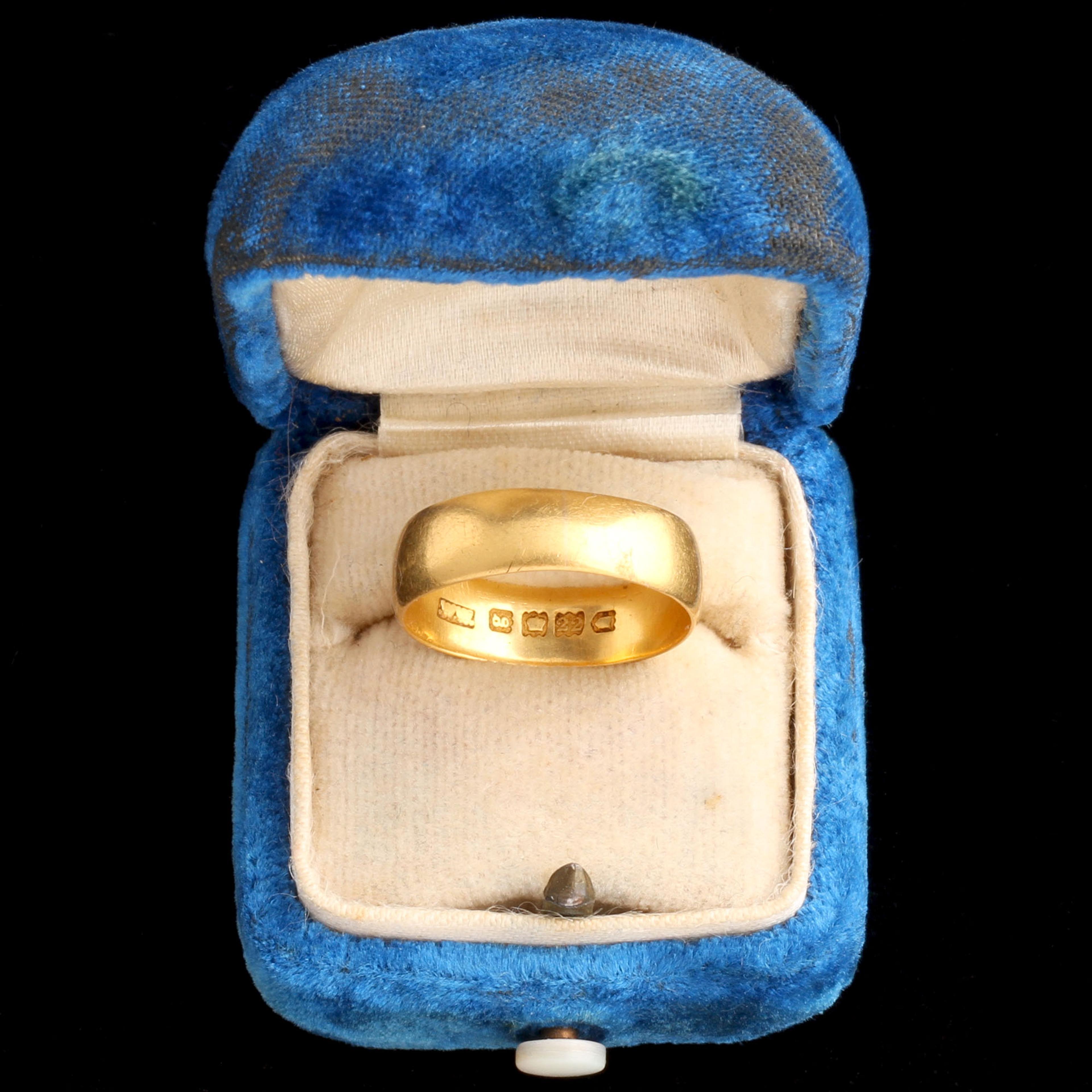 Edwardian 22k Gold 5.8mm Wedding Band