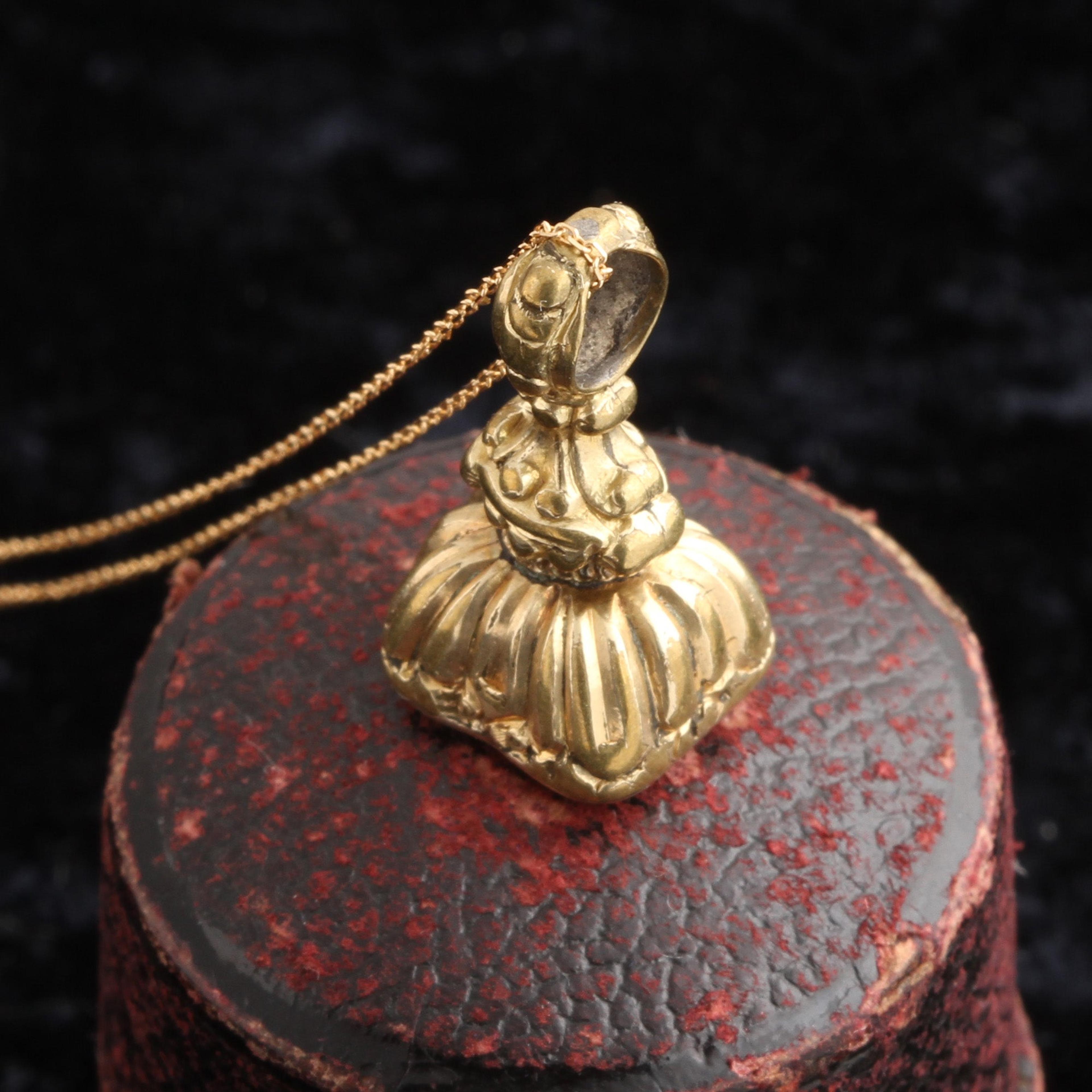 Detail of Georgian Citrine Peace Dove Seal Fob