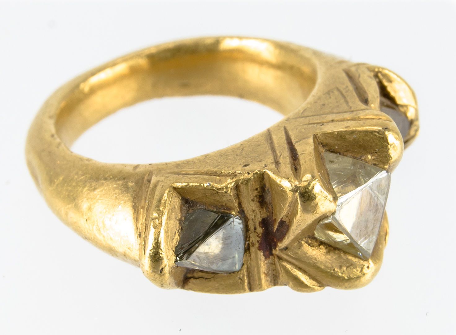 Rough octahedral diamonds in an 11th to 13th century ring from Pakistan or Afghanistan. Benjamin Zucker Family Collection.