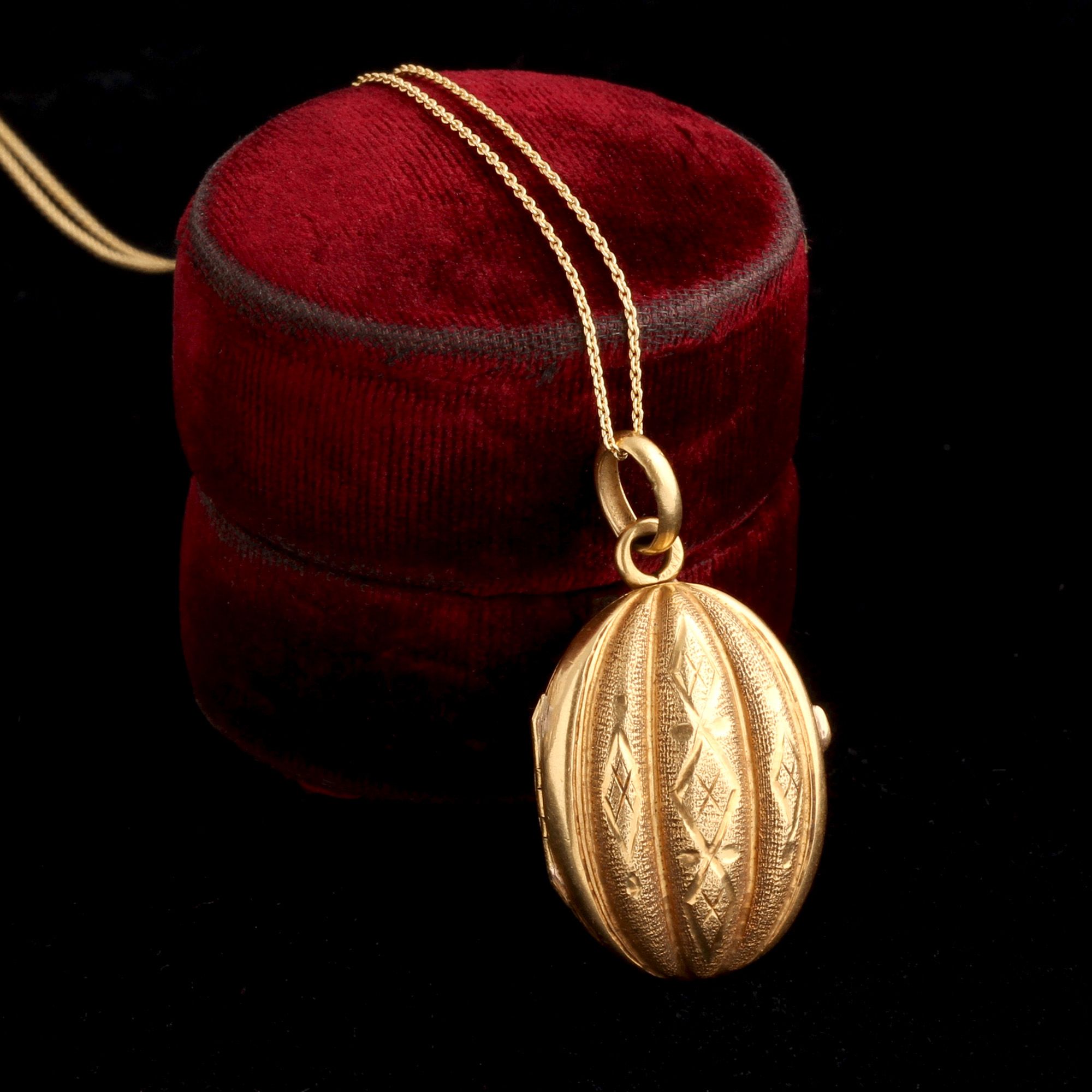 Late 19th Century French Fluted Locket Necklace