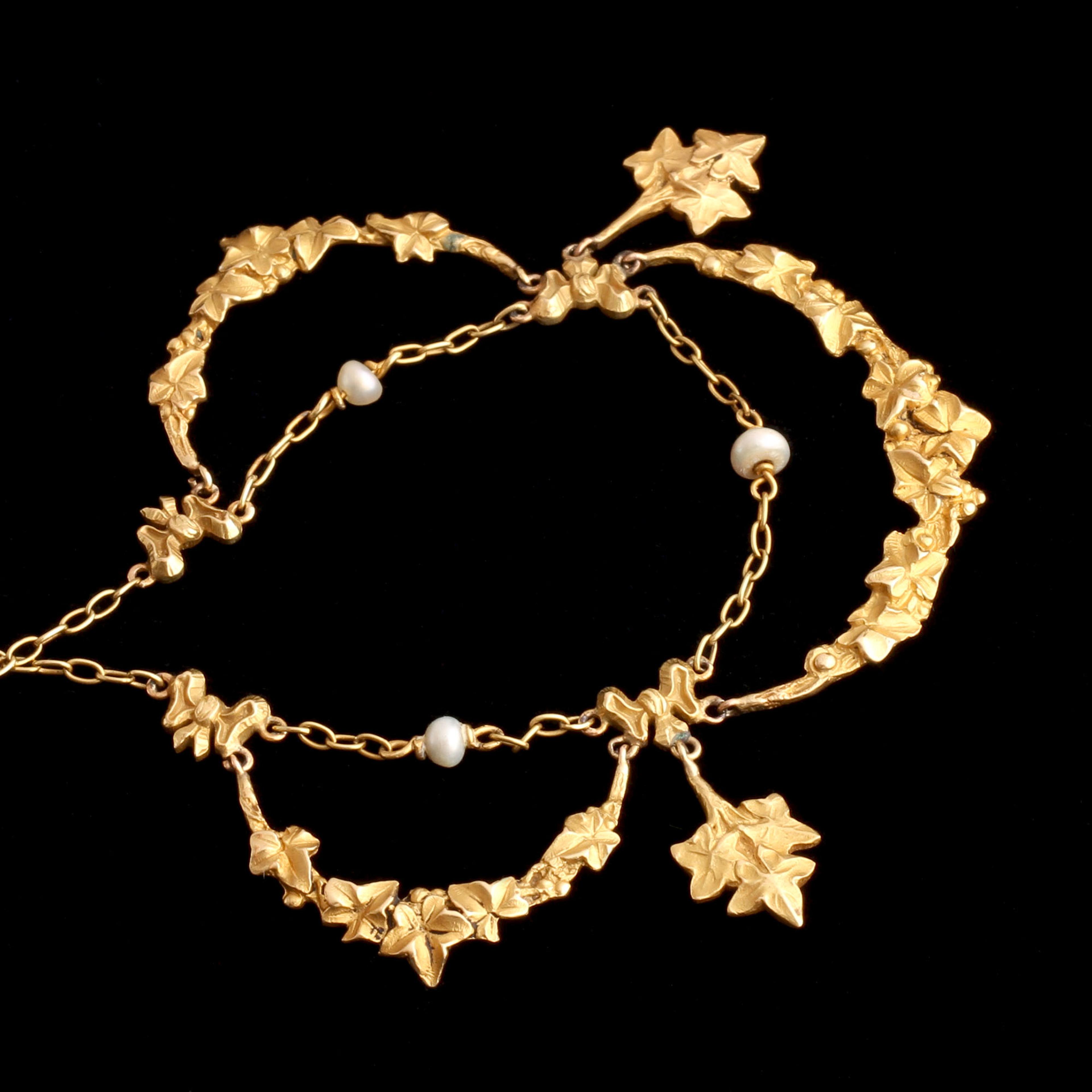 Late 19th Century French Ivy Leaves & Bows Festoon Necklace