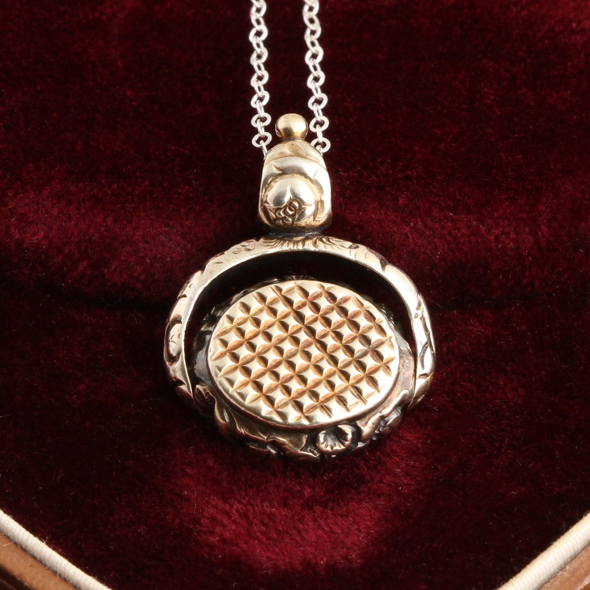 Georgian "Pensez A Moi" Swivel Seal