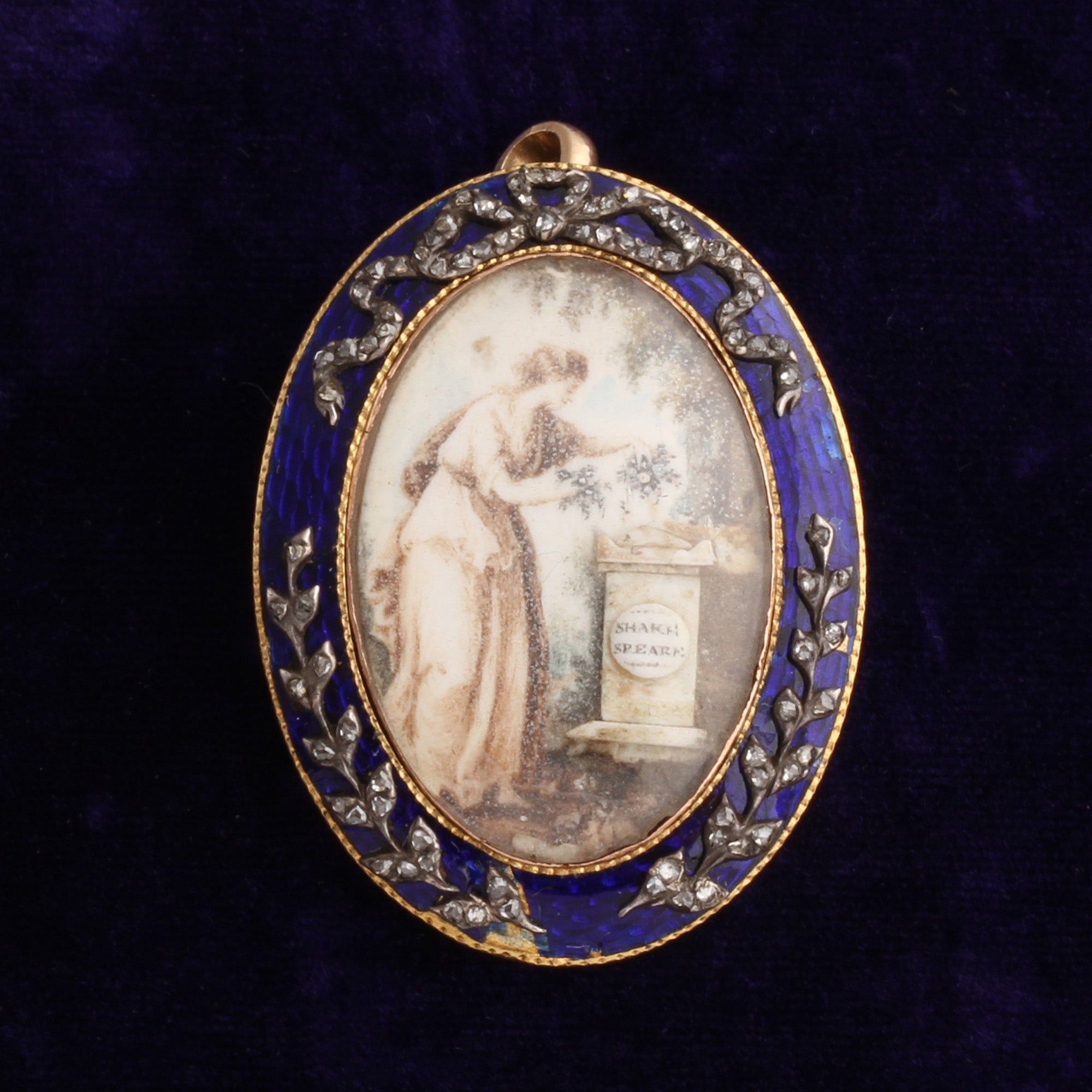 Georgian Shakespeare Memorial Pendant