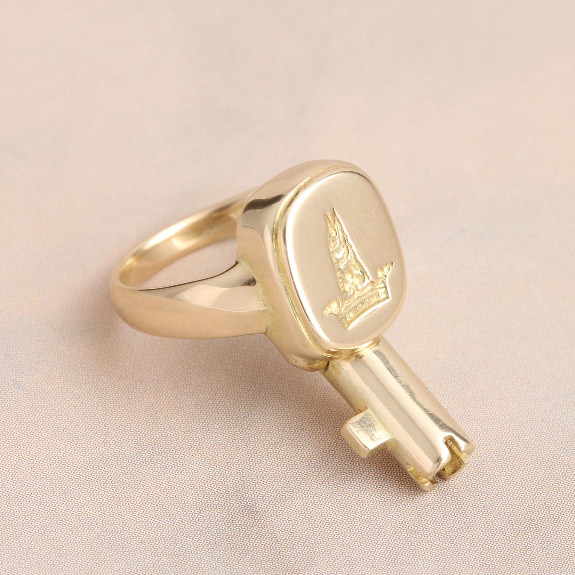 Victorian Signet Ring with Concealed Coffer Key