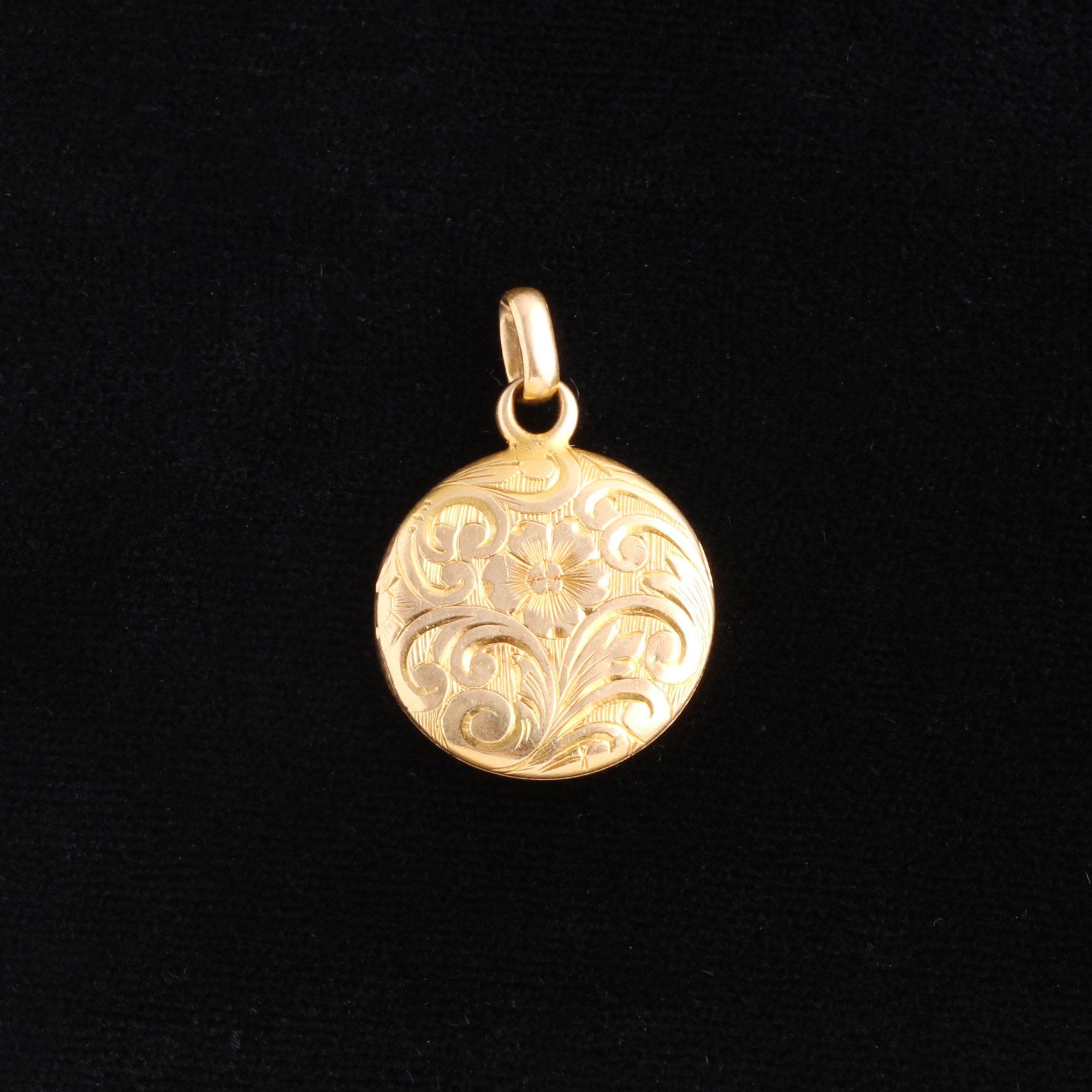 Victorian Petite Round Floral Locket
