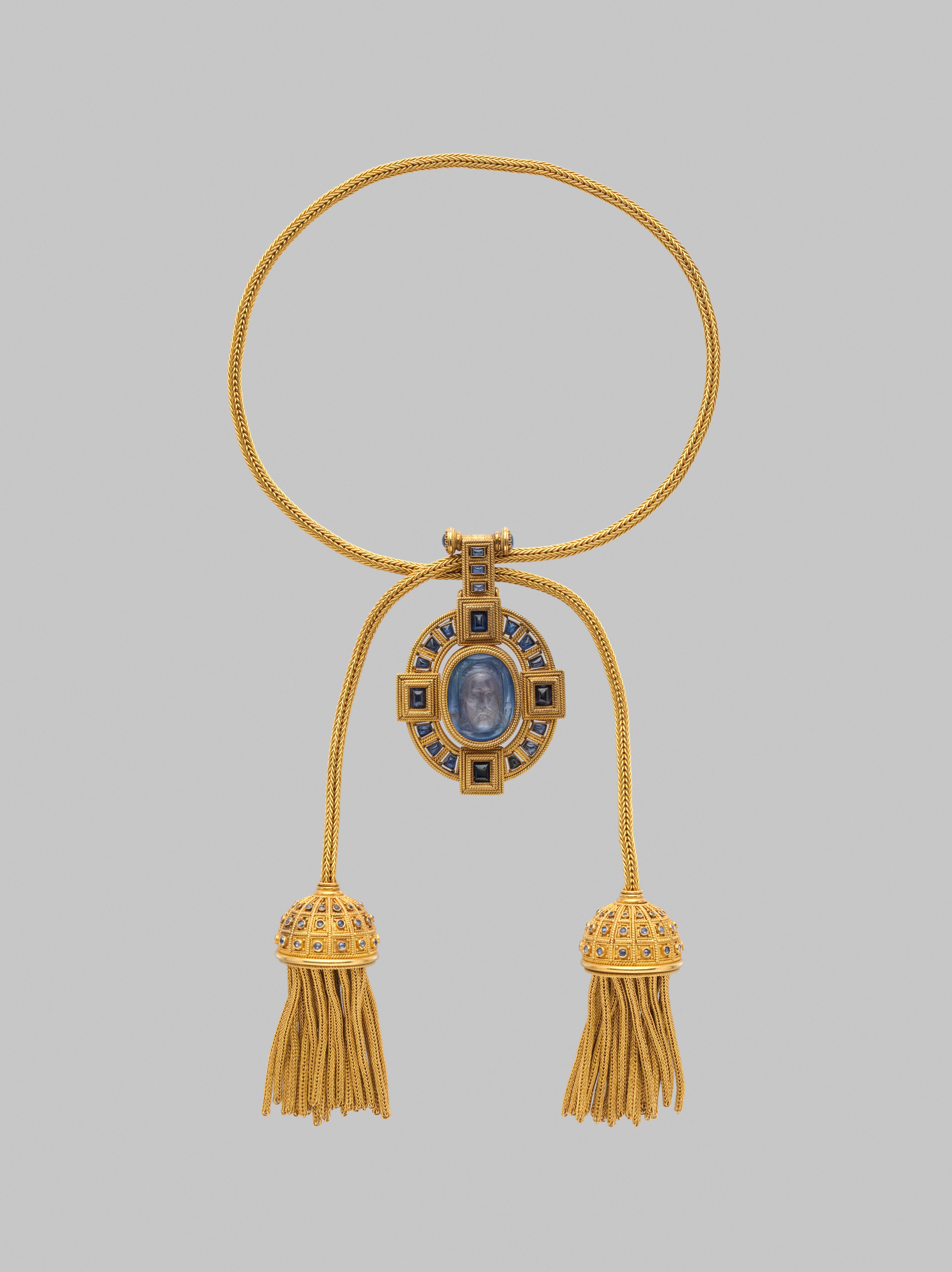 Necklace with cameo of Veronica’s Vail, c. 1870 by Castellani in the collection of the Metropolitan Museum of Art.
