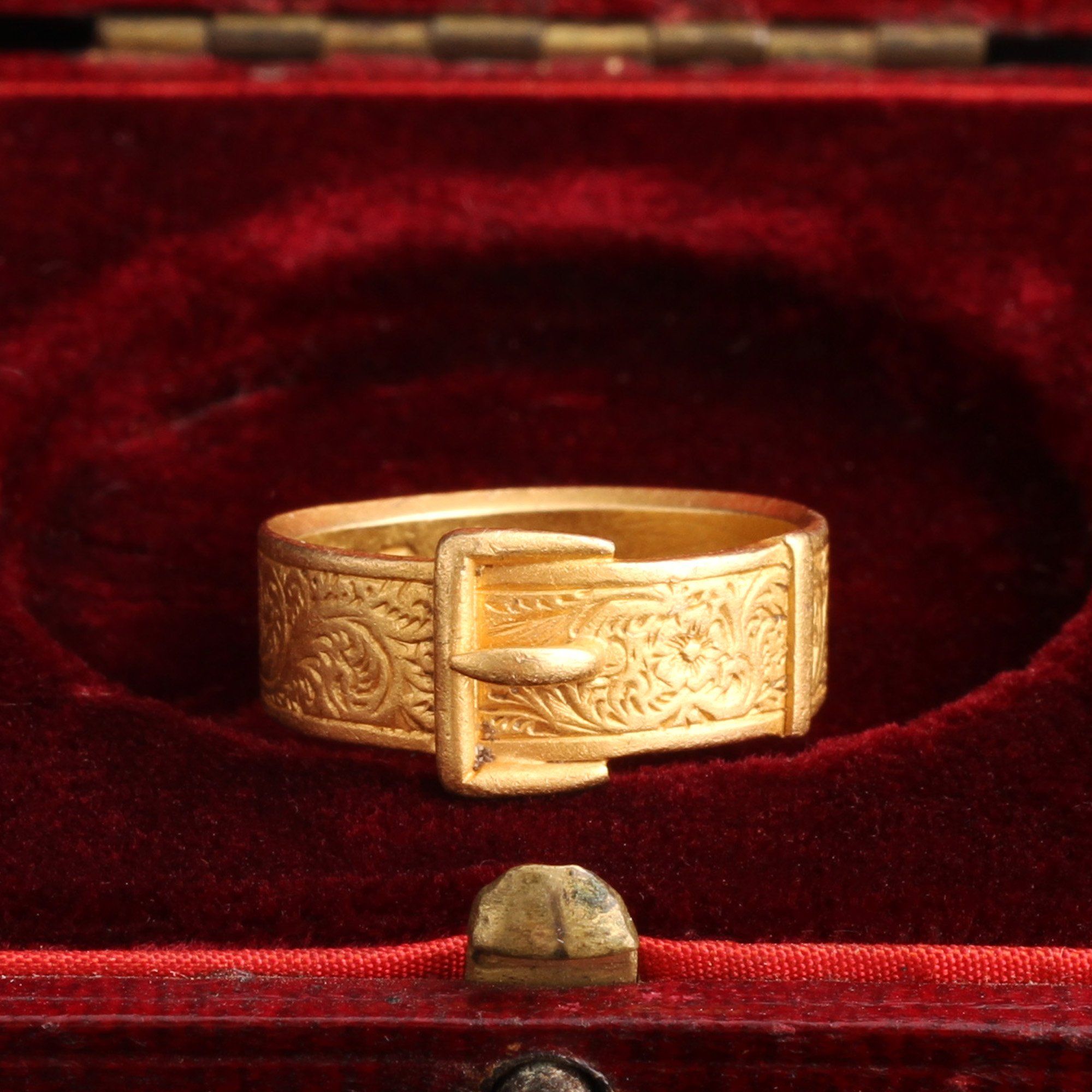 Victorian Engraved Belt Ring