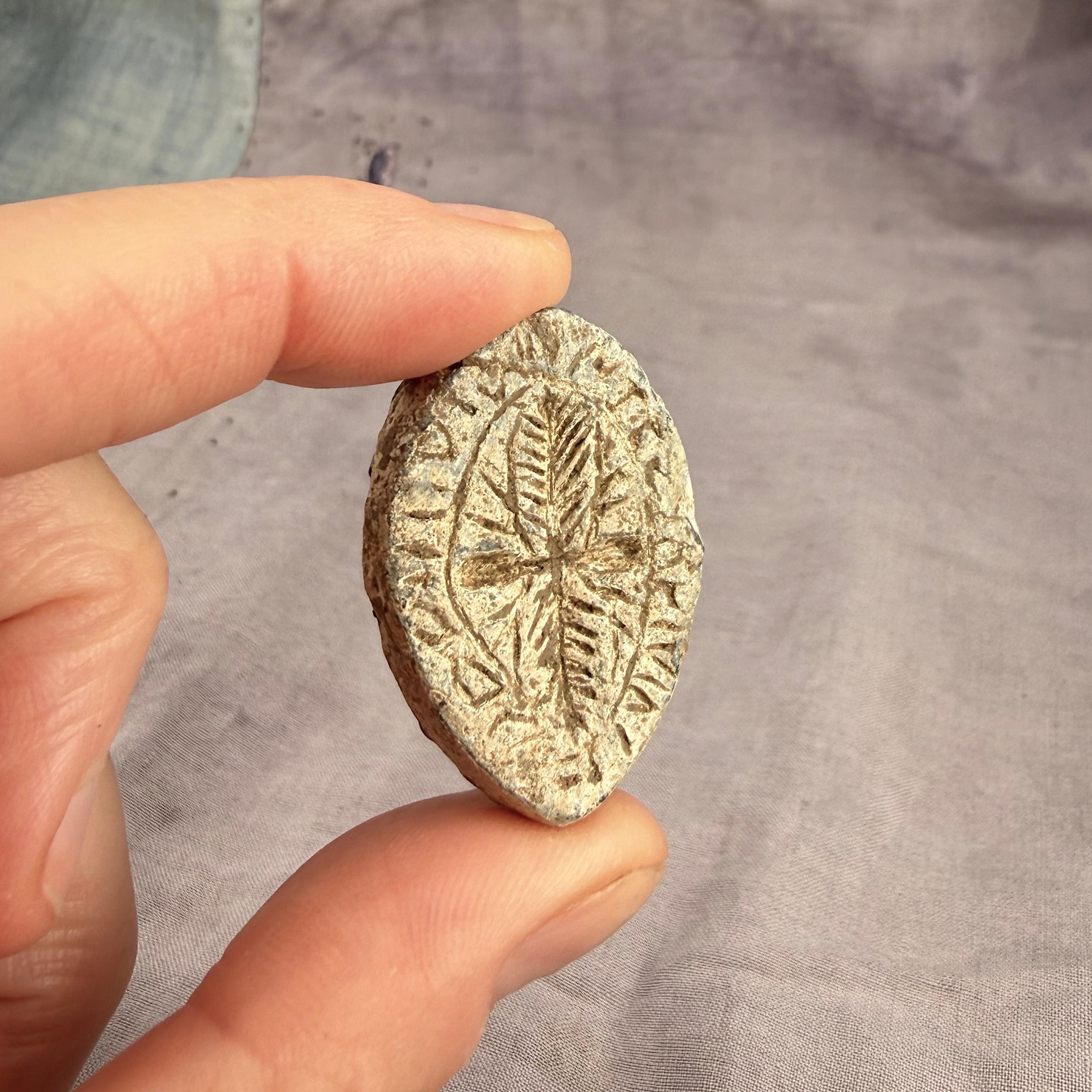 Medieval Vessica seal #1