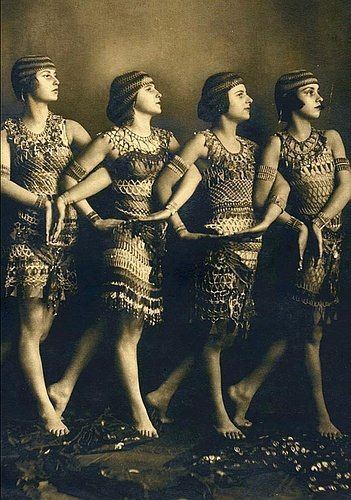 Flappers, ca. 1920s