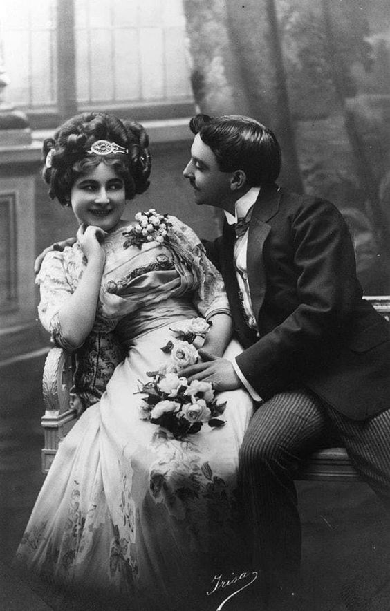 Photograph of a Victorian couple courting, c.1890