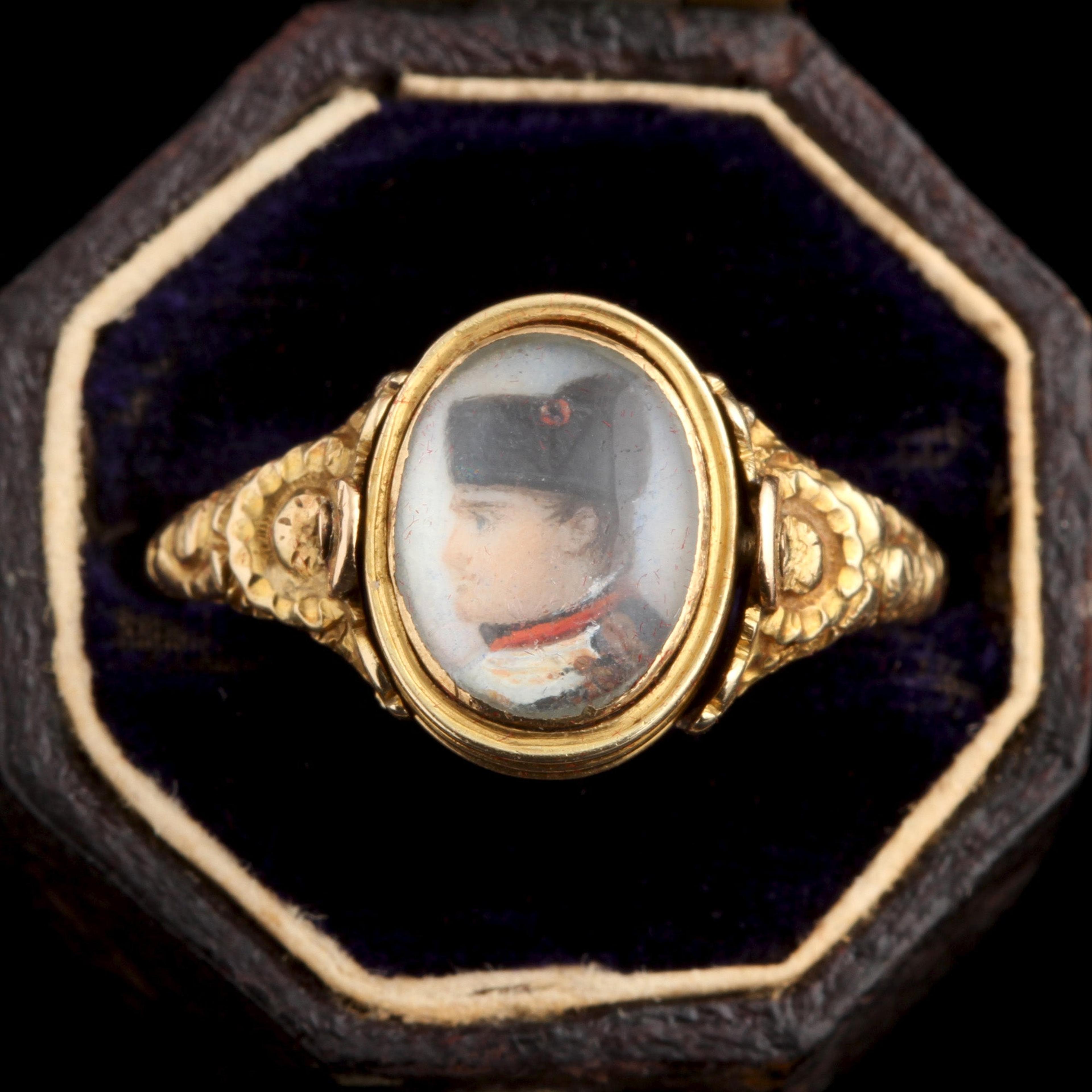 Napoleon Loyalist "Ne M'Oubliez Paz" Swivel Ring