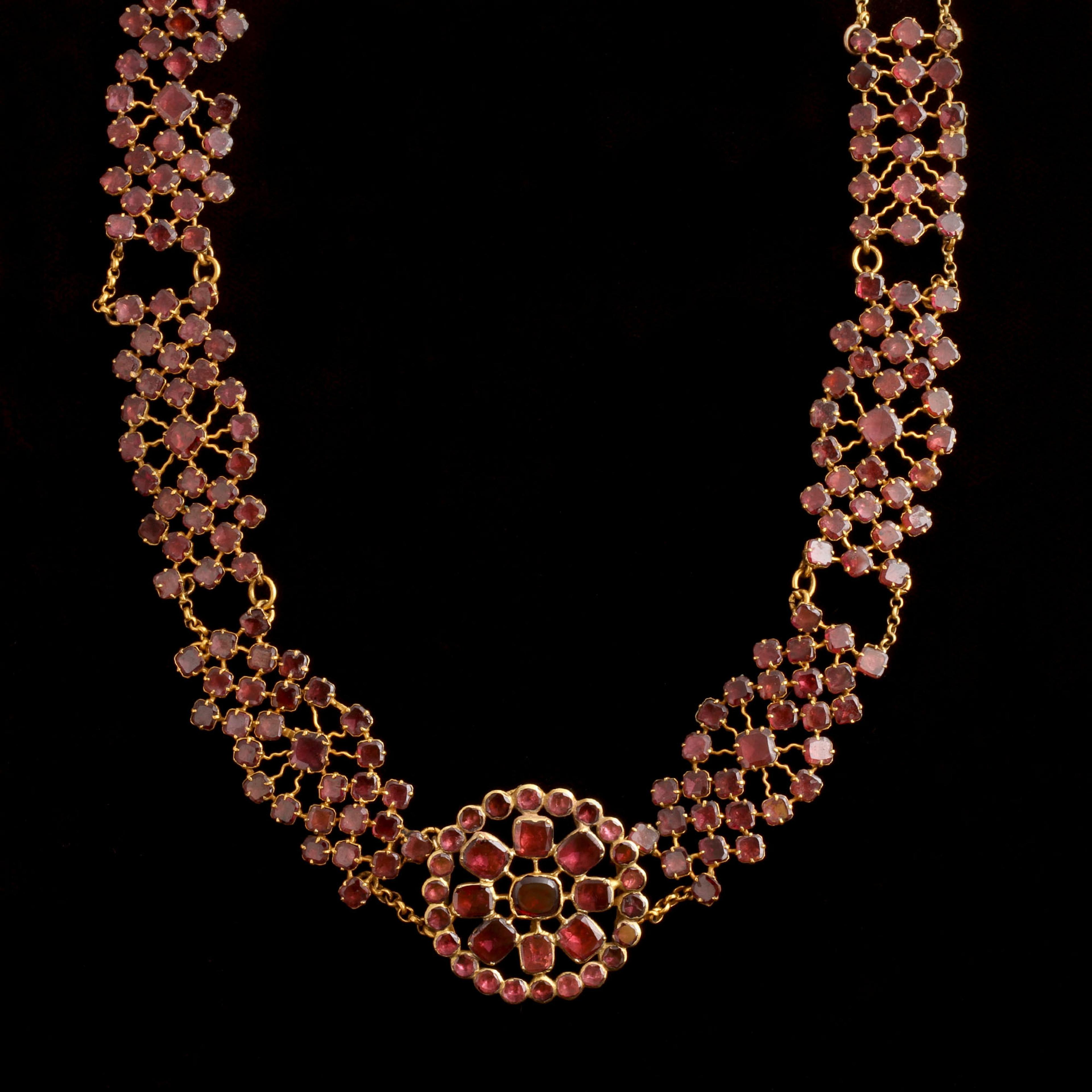 Queen Anne Flat Cut Garnet Collar