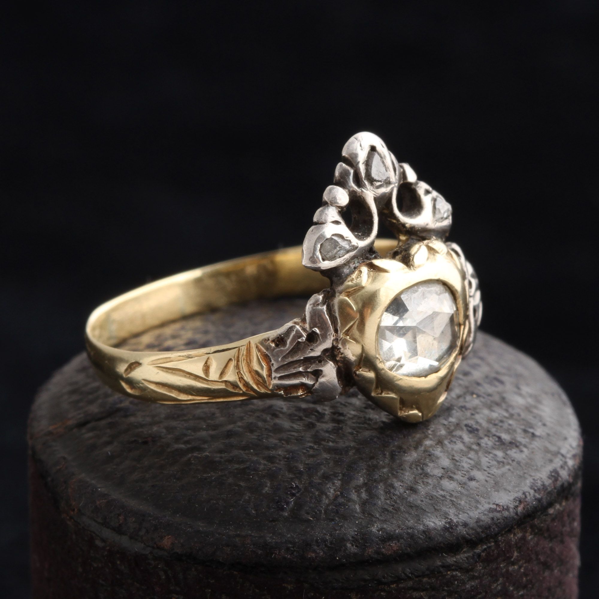 Crown and deals intertwined hearts ring