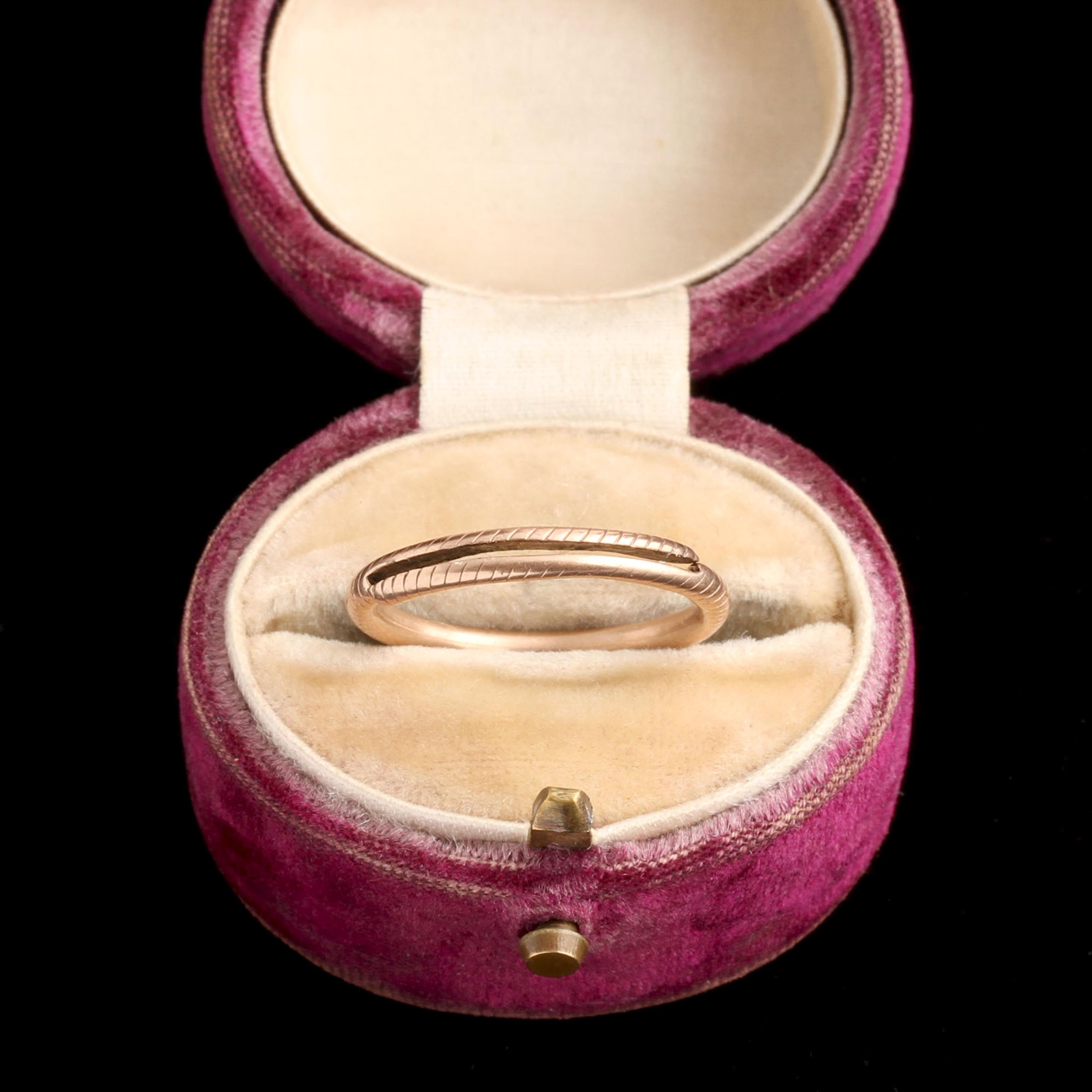 Victorian Diagonal Stripes Split Ring