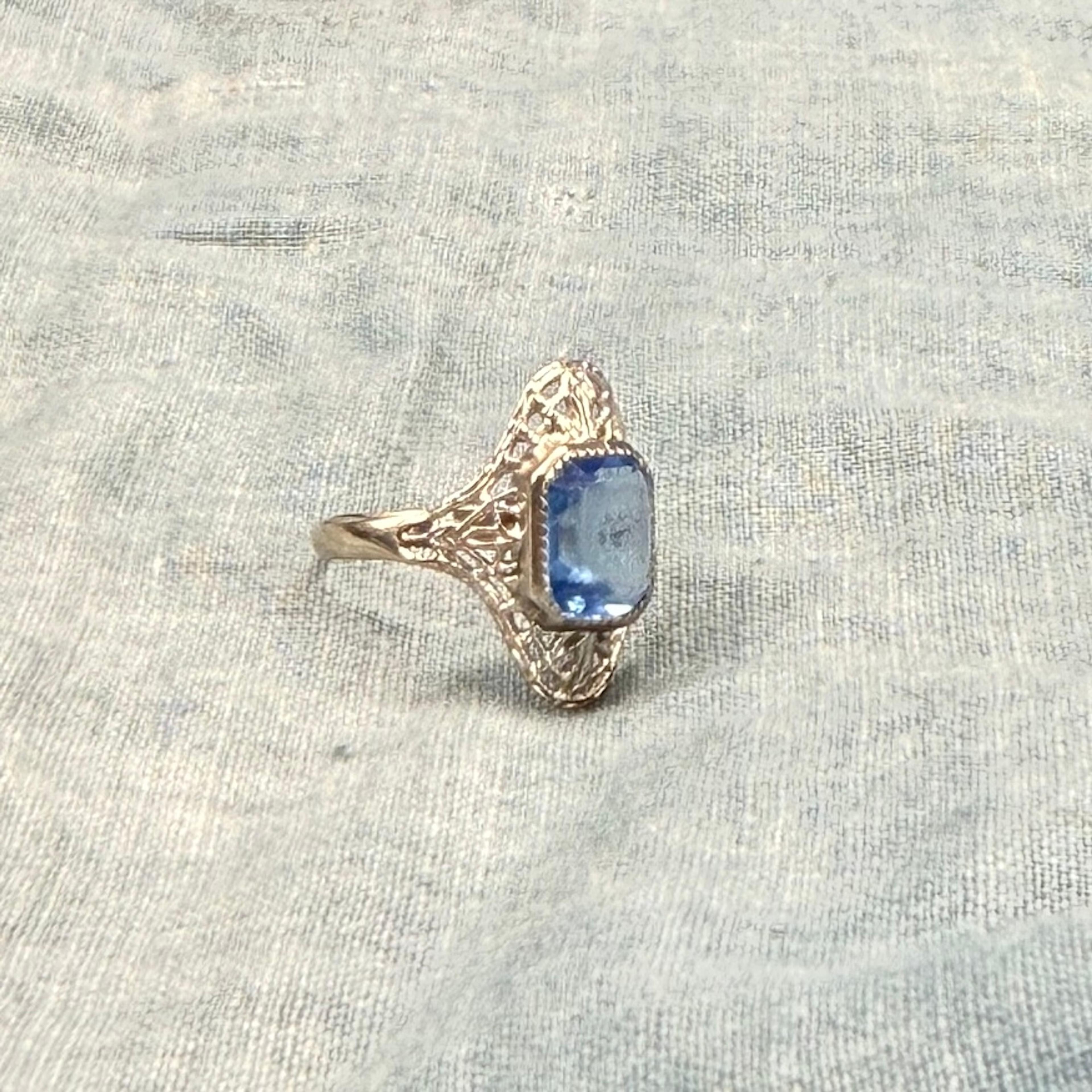 "14k" WG Blue Stone Filigree Baby Ring
