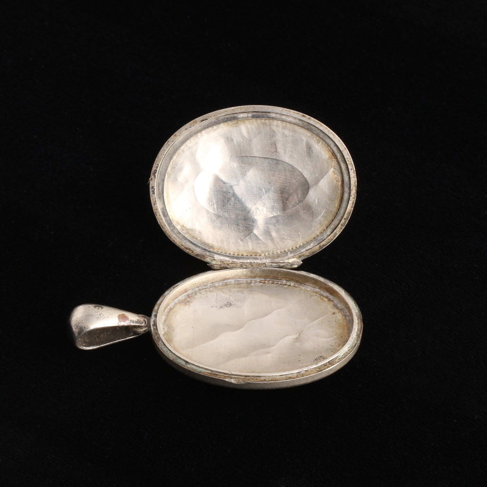 Victorian Souvenir Locket