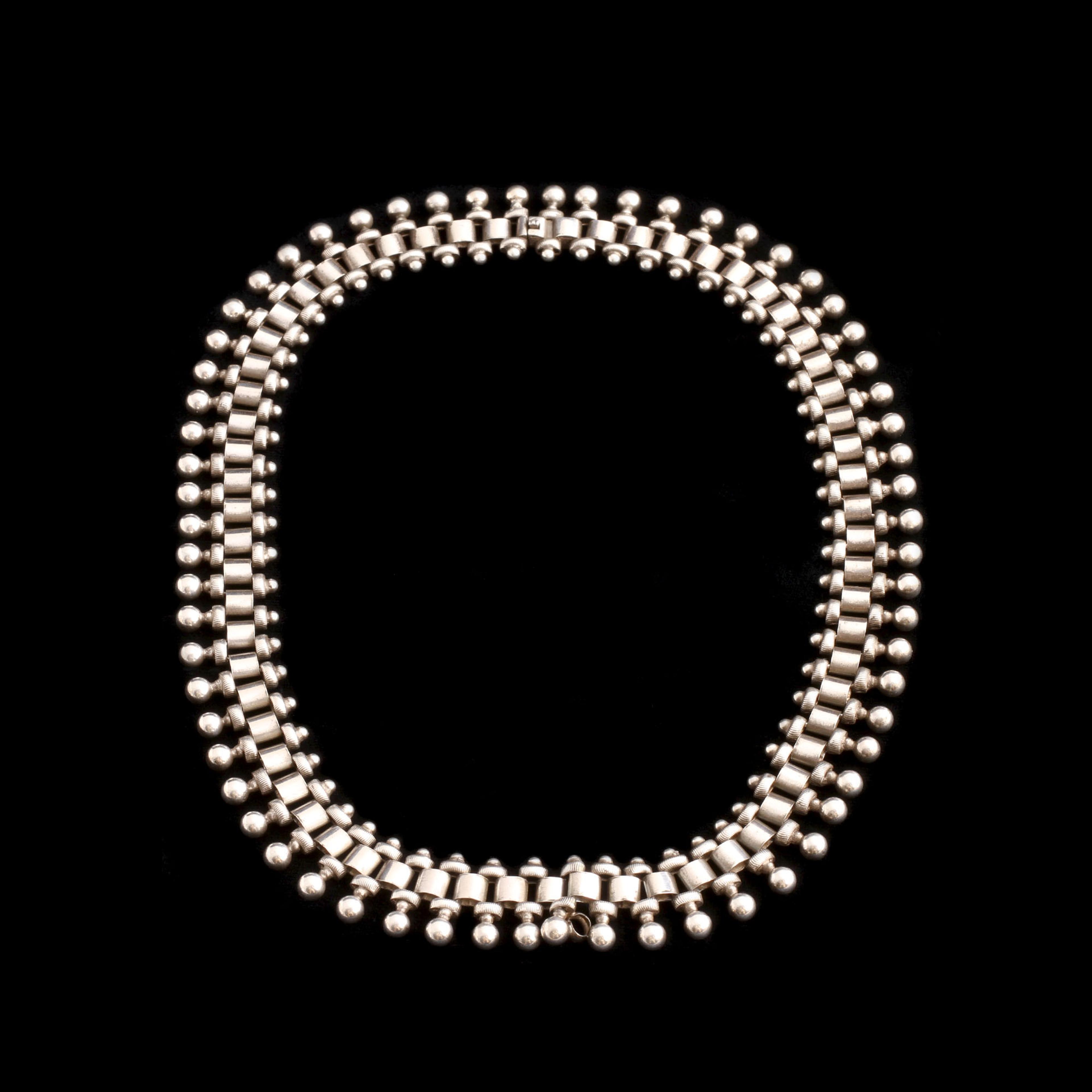 Late Victorian Silver Collar