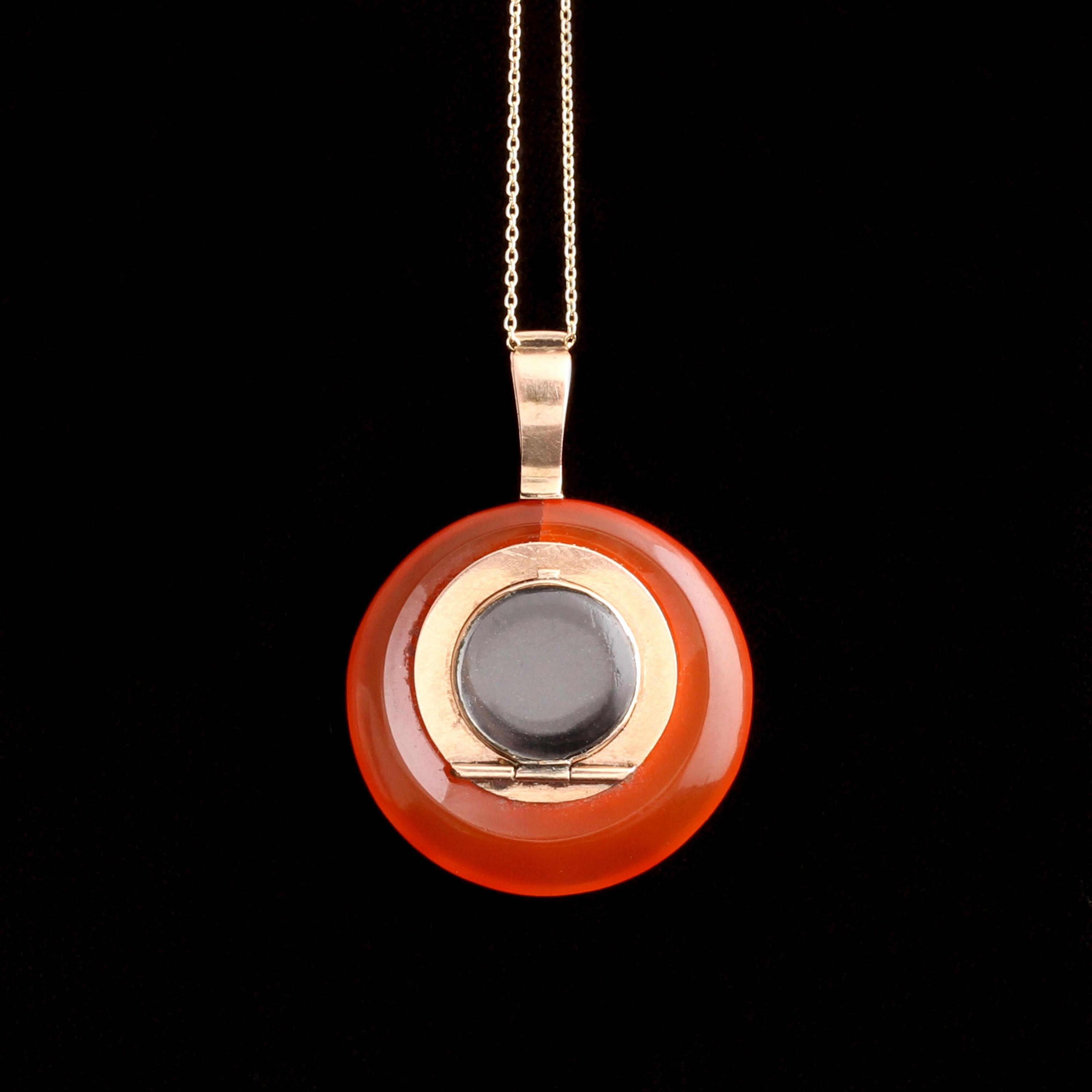 Detail of Georgian Carnelian Locket showing the back side