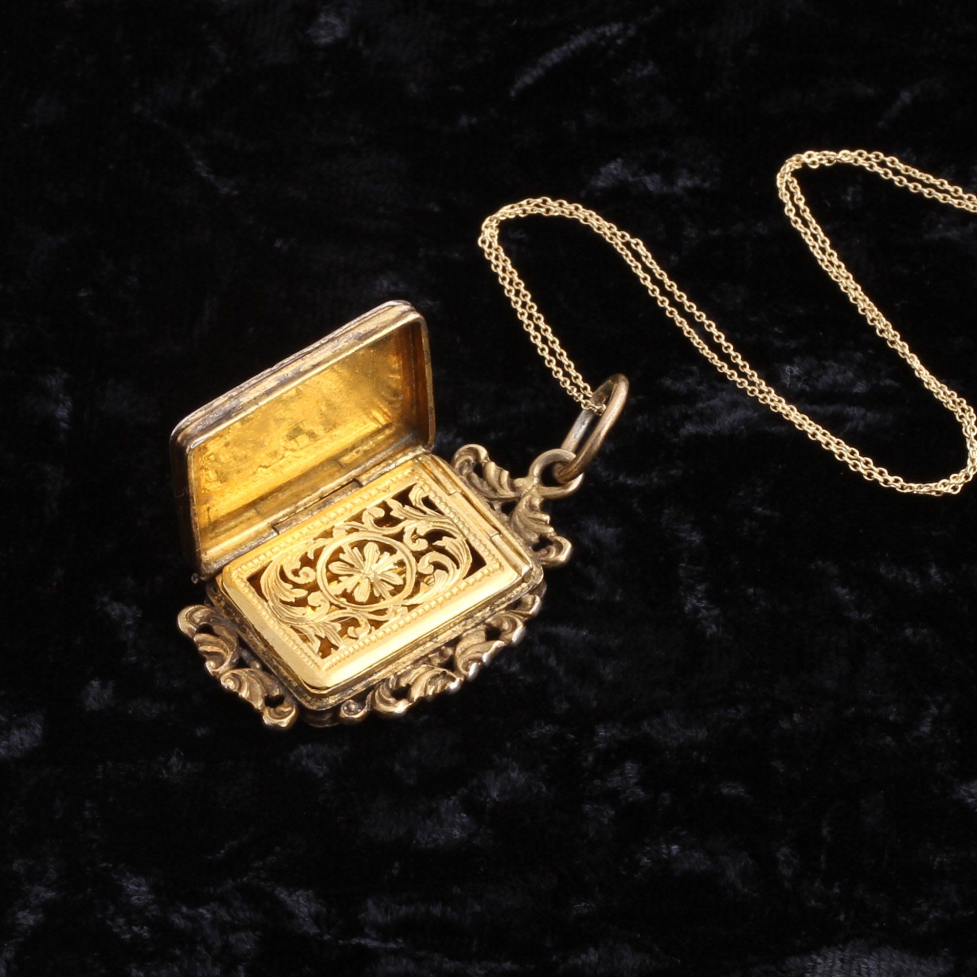 Early Victorian Gilt Silver Vinaigrette