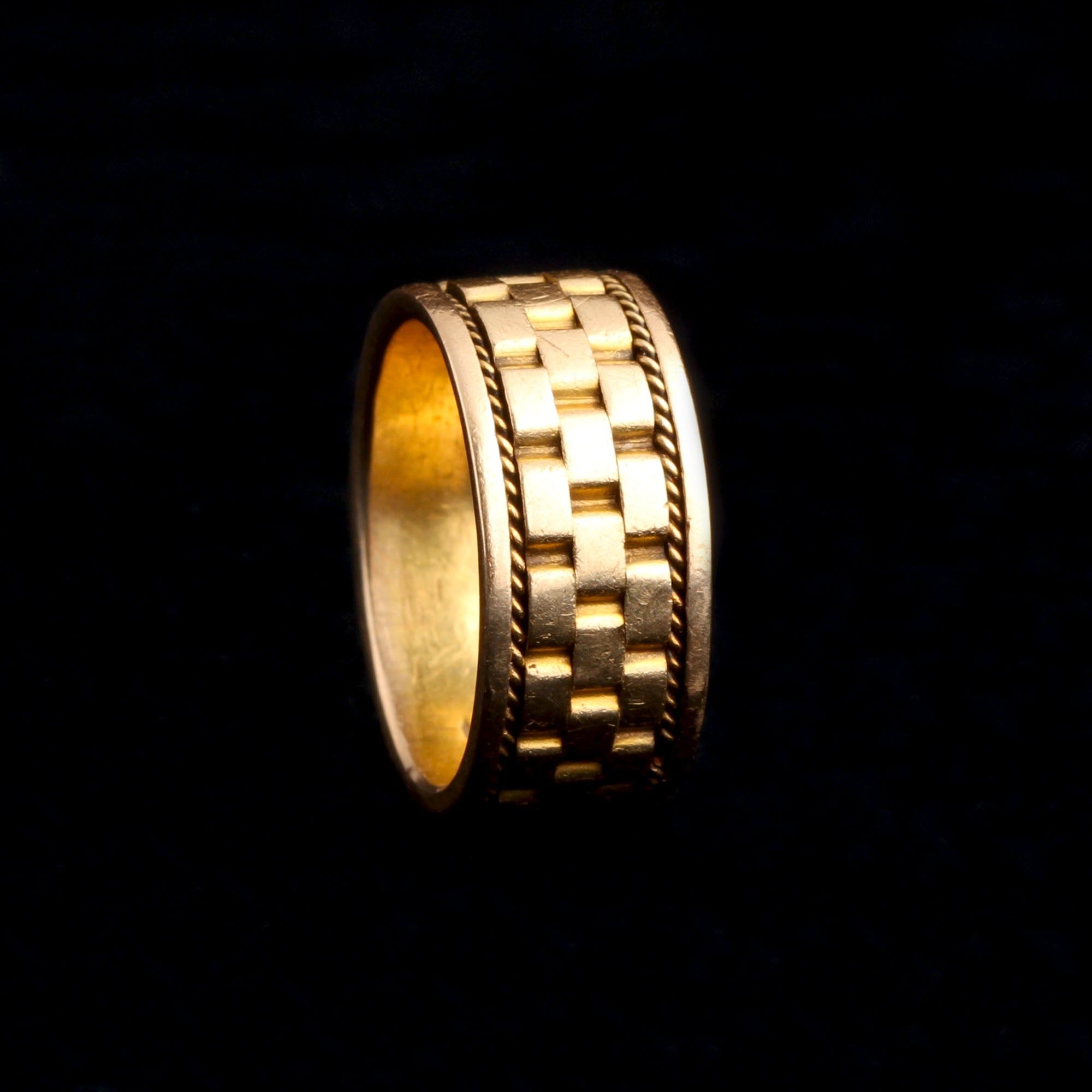 Late Victorian Checkerboard Patterned Heavy Gold Band