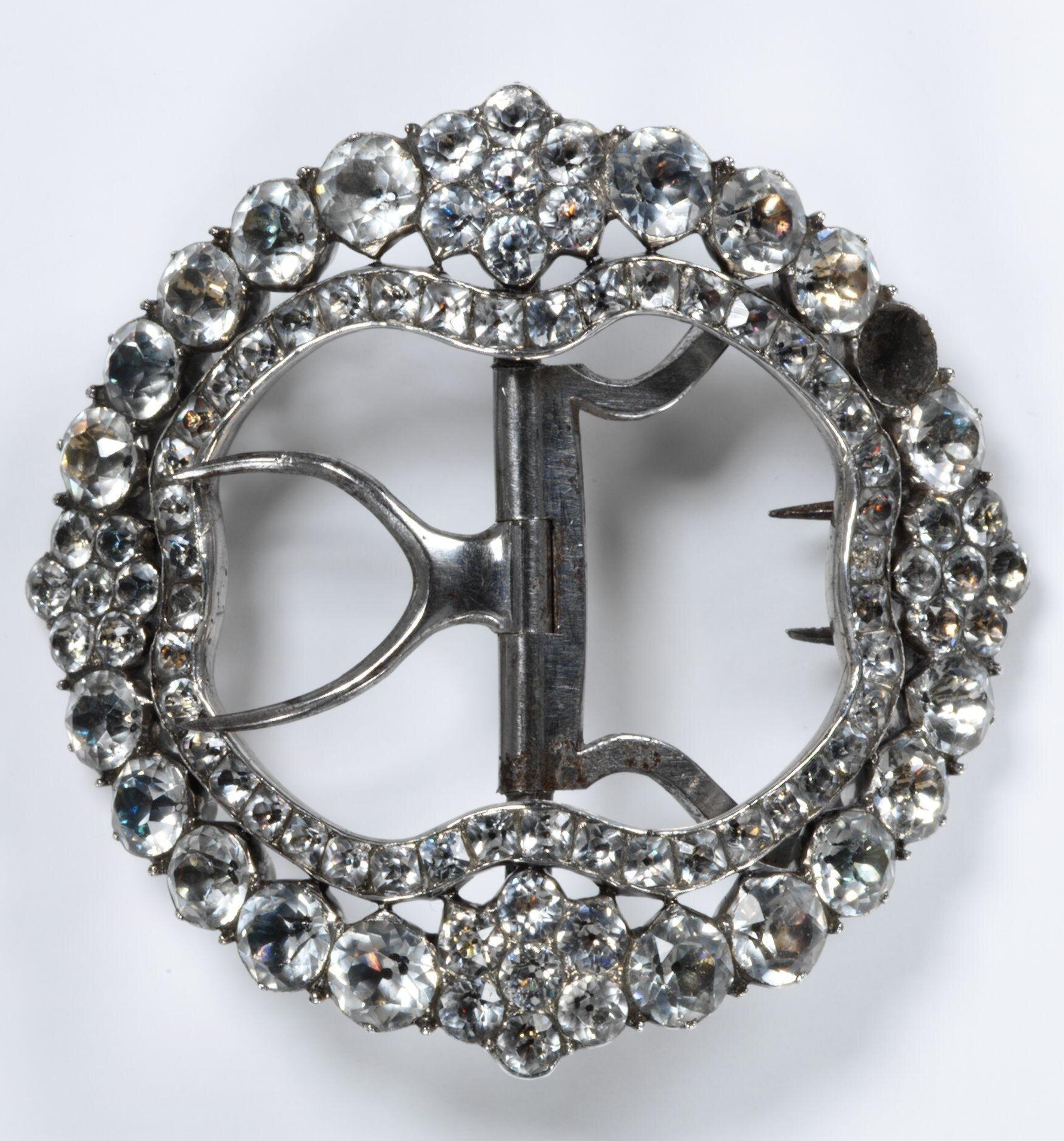 Silver shoe buckle set with pastes, English, 1770. The Victoria and Albert Museum.