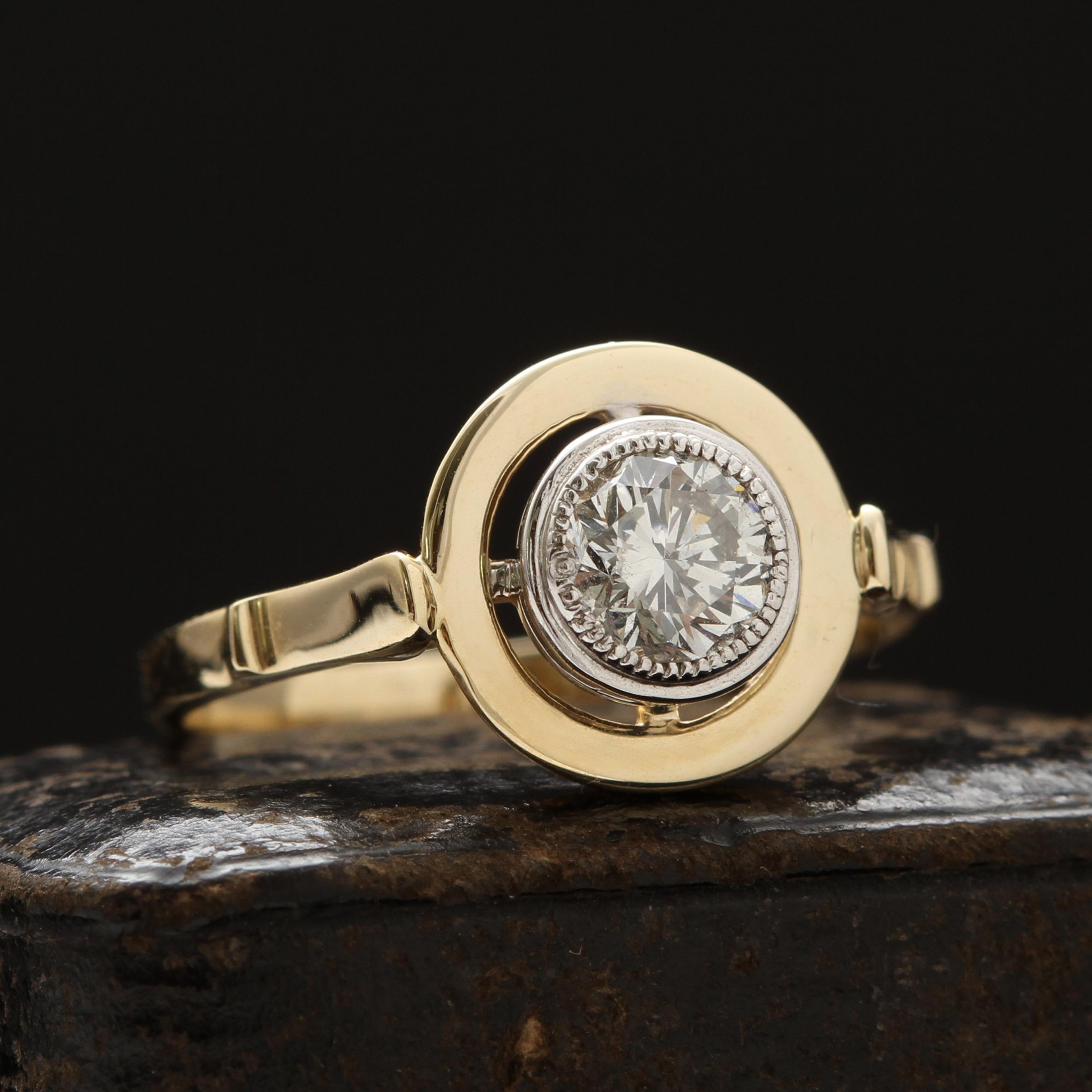 Detail of Omphalos Diamond Solitaire