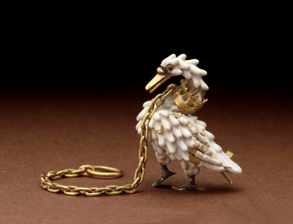 Livery badge known as The Dunstable Swan Jewel. Thought to have been worn to indicate allegiance to the House of Lancaster, c. 1400. The British Museum. 