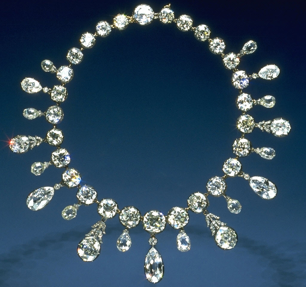 The main portion of the necklace is made from brilliant cut diamonds with small and large pendants. The pendants are briolettes, drop-shaped multi-faceted stones that are often used as beads or pendants.The Smithsonian Museum. 