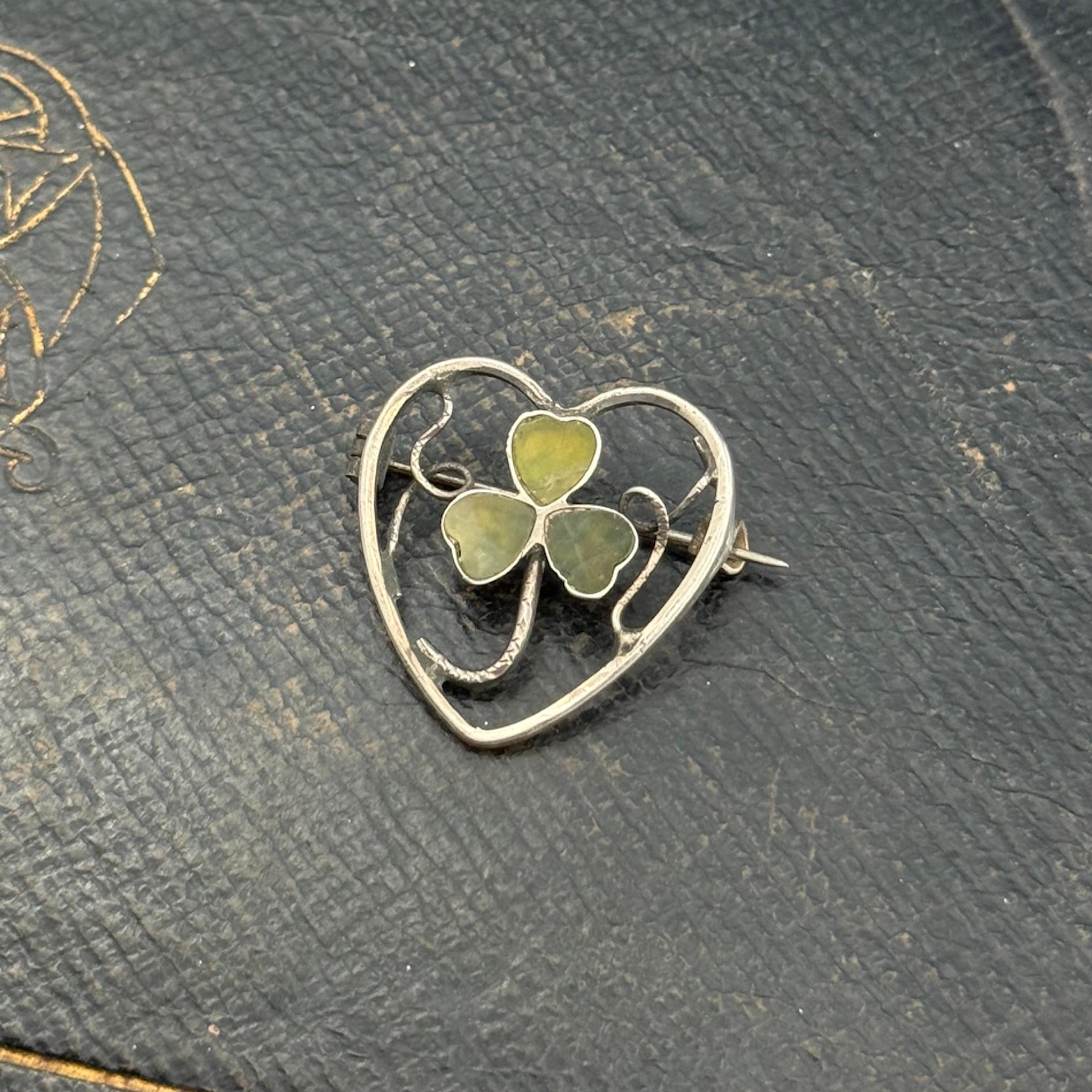 Sterling Connemara Marble Shamrock Heart Pin