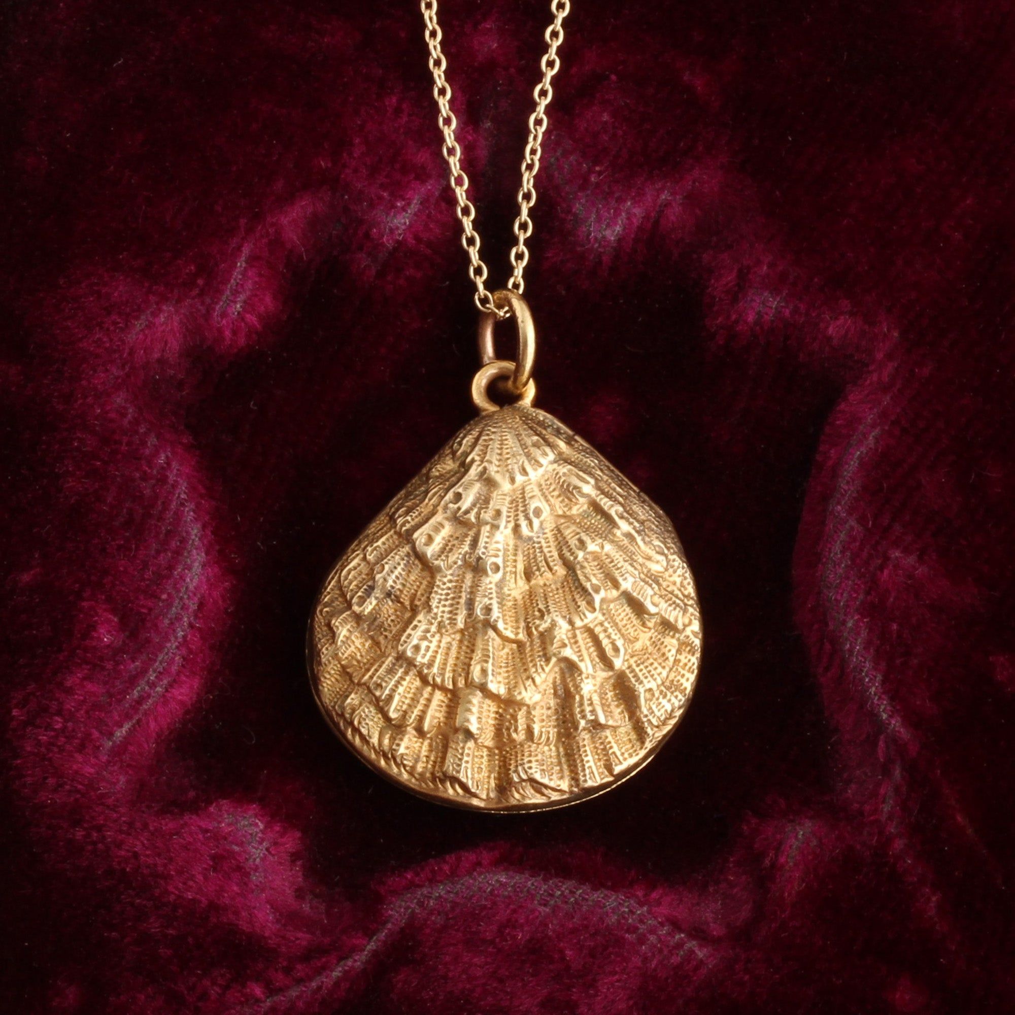 Victorian Oyster Mourning Locket