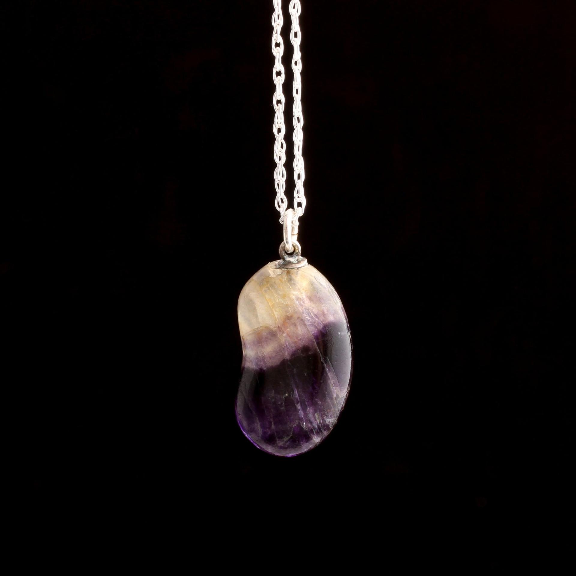 Glowy Bean Necklace - Red