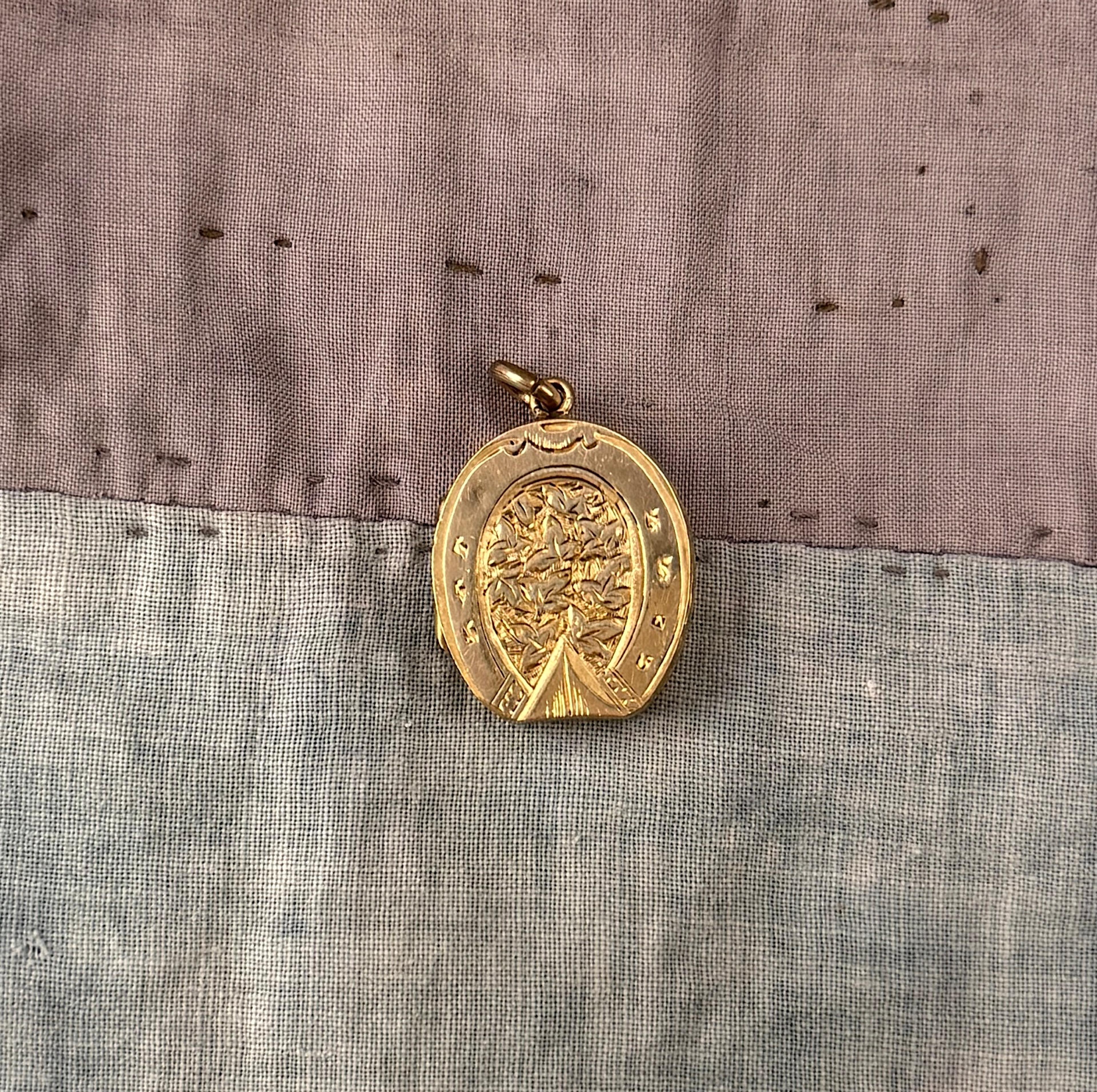 Gold B/F Horseshoe Locket