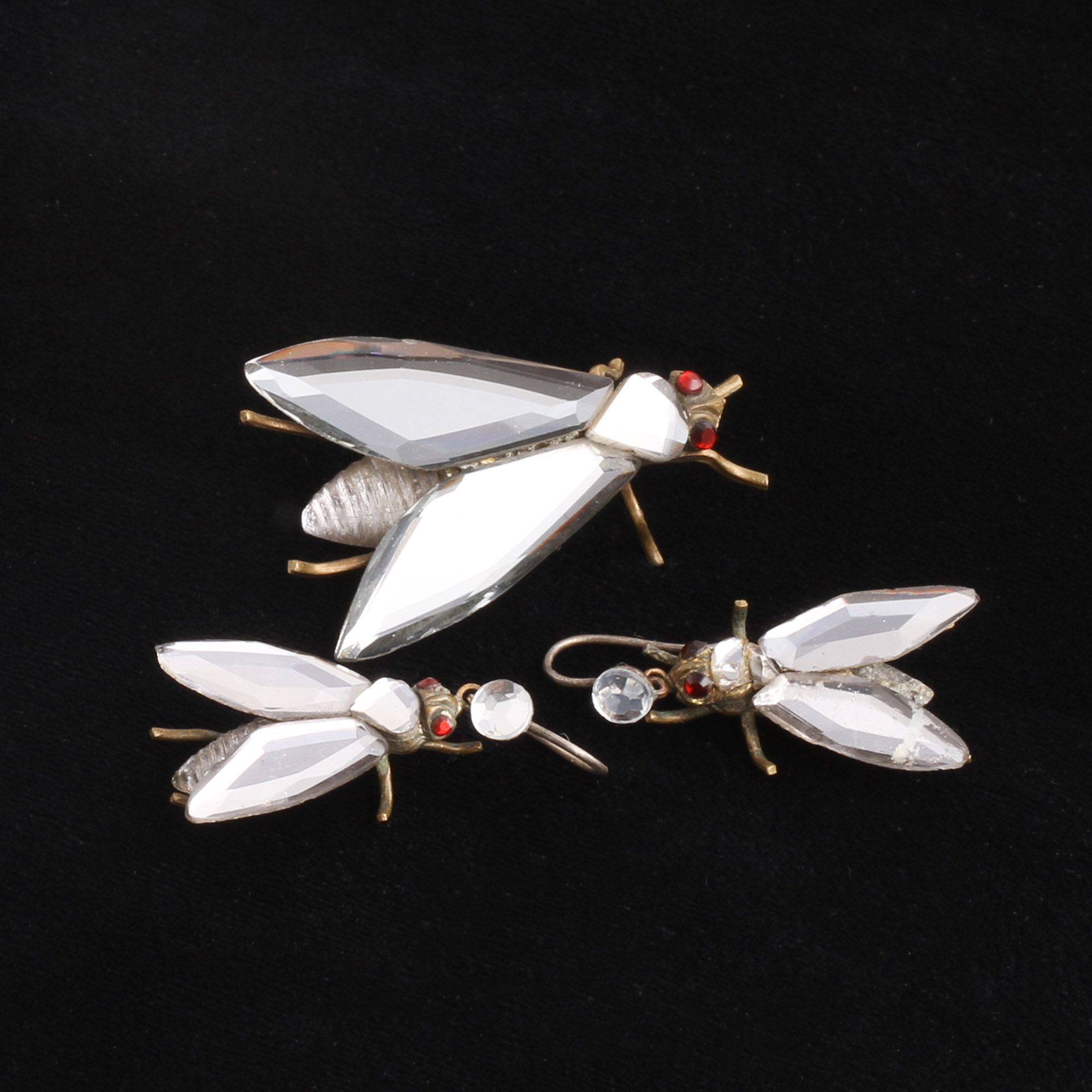 Detail of Victorian Vauxhall Glass Fly Set