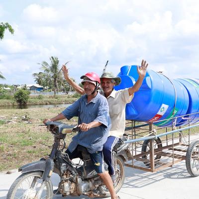 Donating water tanks to western Vietnam