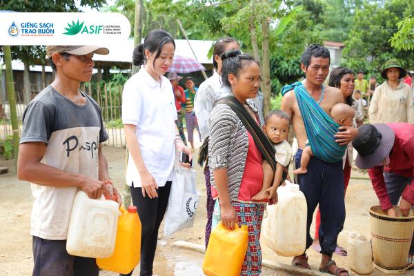 Ngày buôn làng có giếng mới