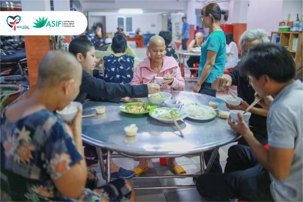 Những bà mẹ chiến đấu với ung thư