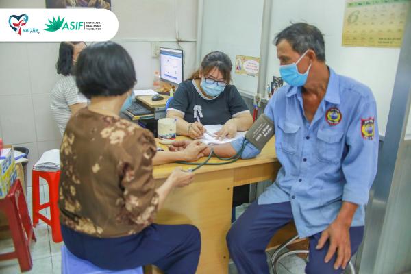 Cơ hội thoát bệnh mãn tính cho bệnh nhân nghèo