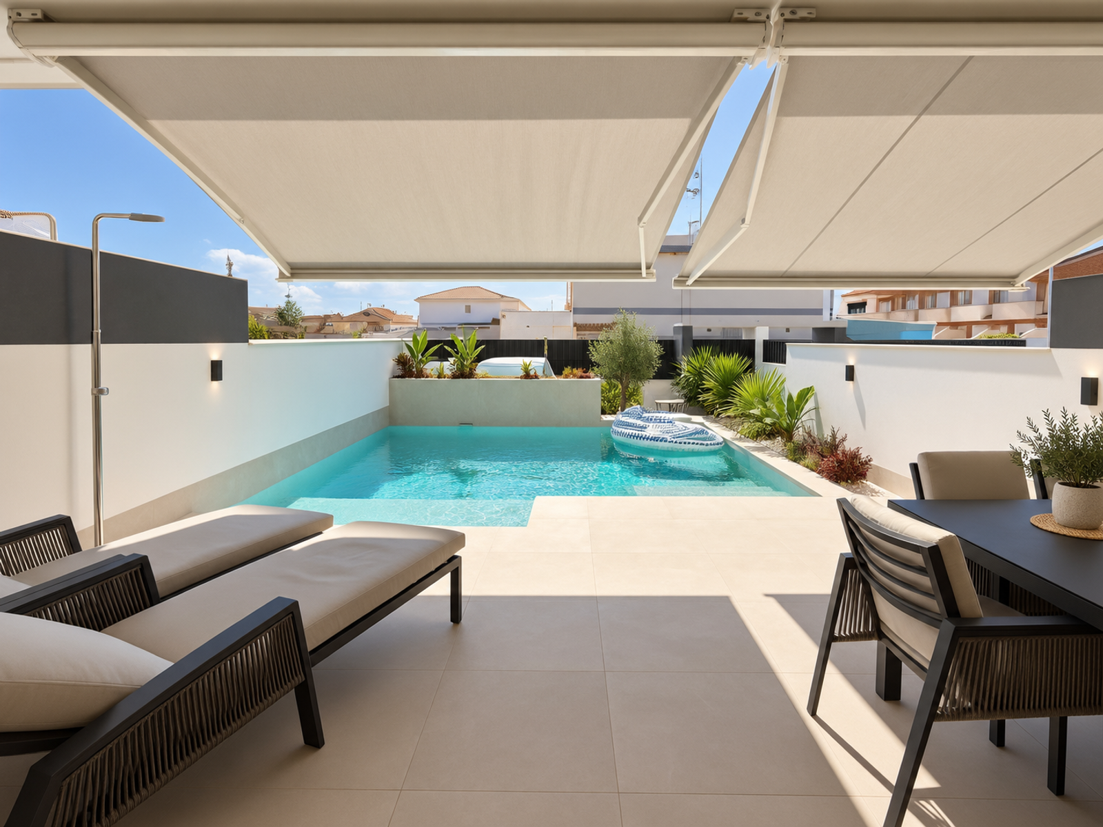 Modern gelijkvloers appartement met privézwembad — foto 2
