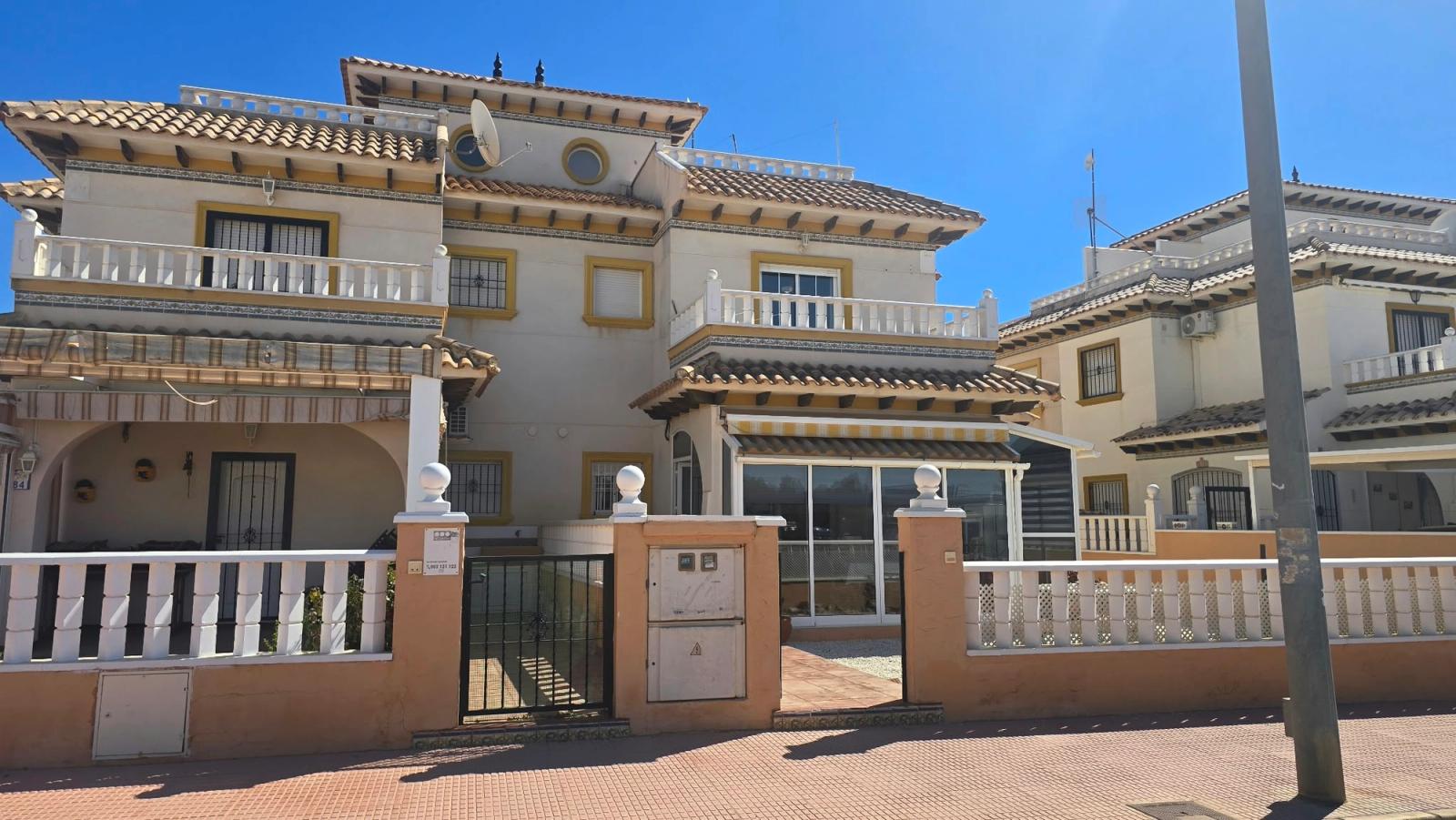 Mediterrane woning met tuin, balkon en solarium in Los Dolses — foto 2